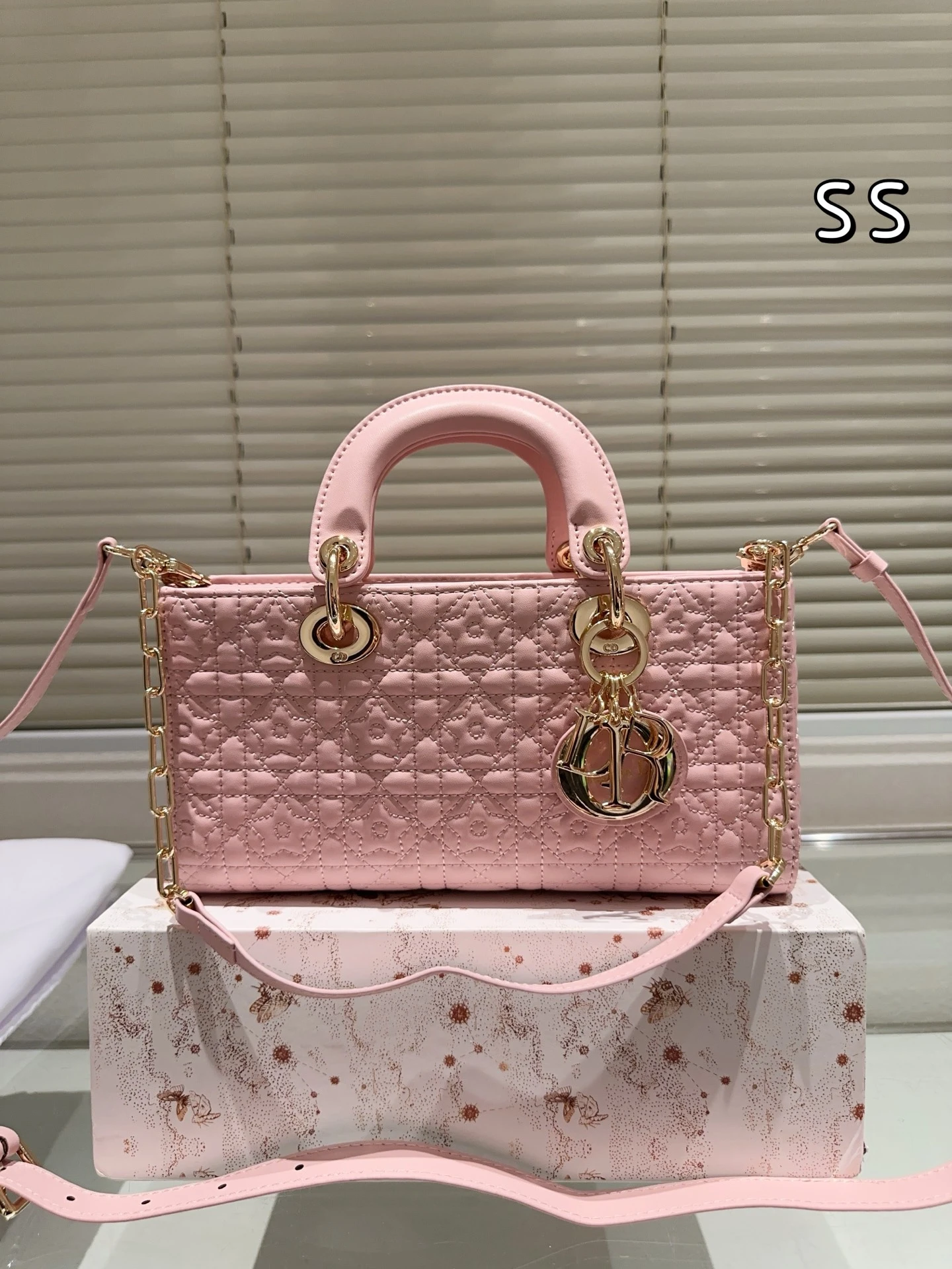 Dior Bag — 14dfa0d1