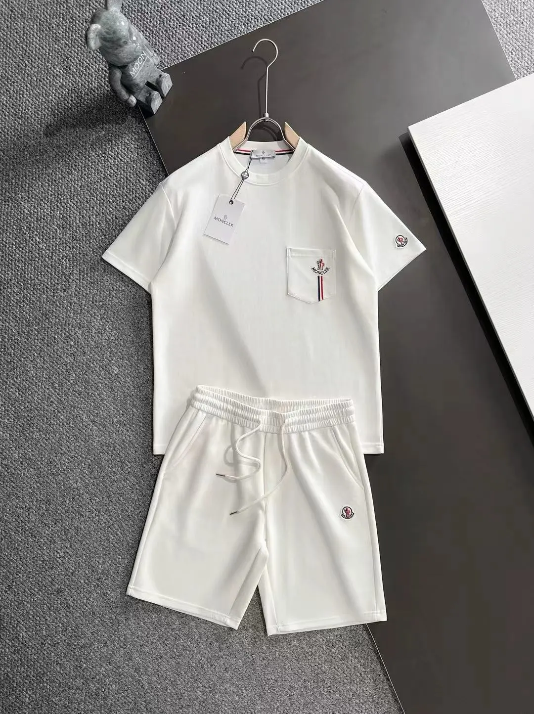 Moncler T-Shirt — d1882d7e