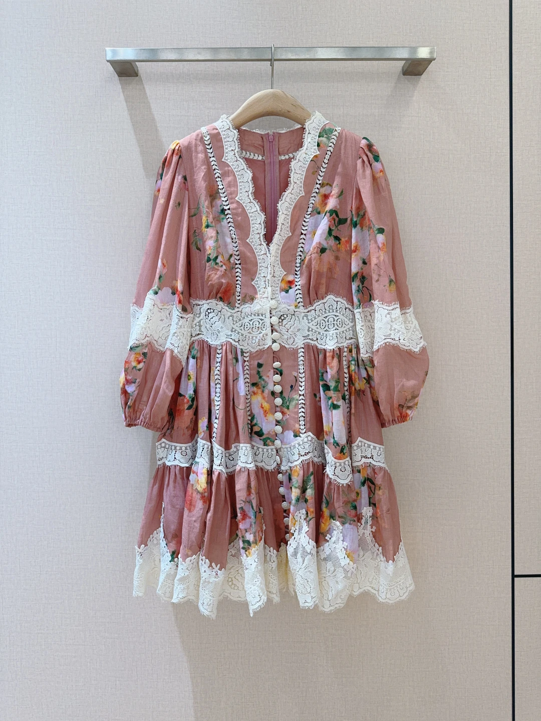 Dresses — d74e91e8