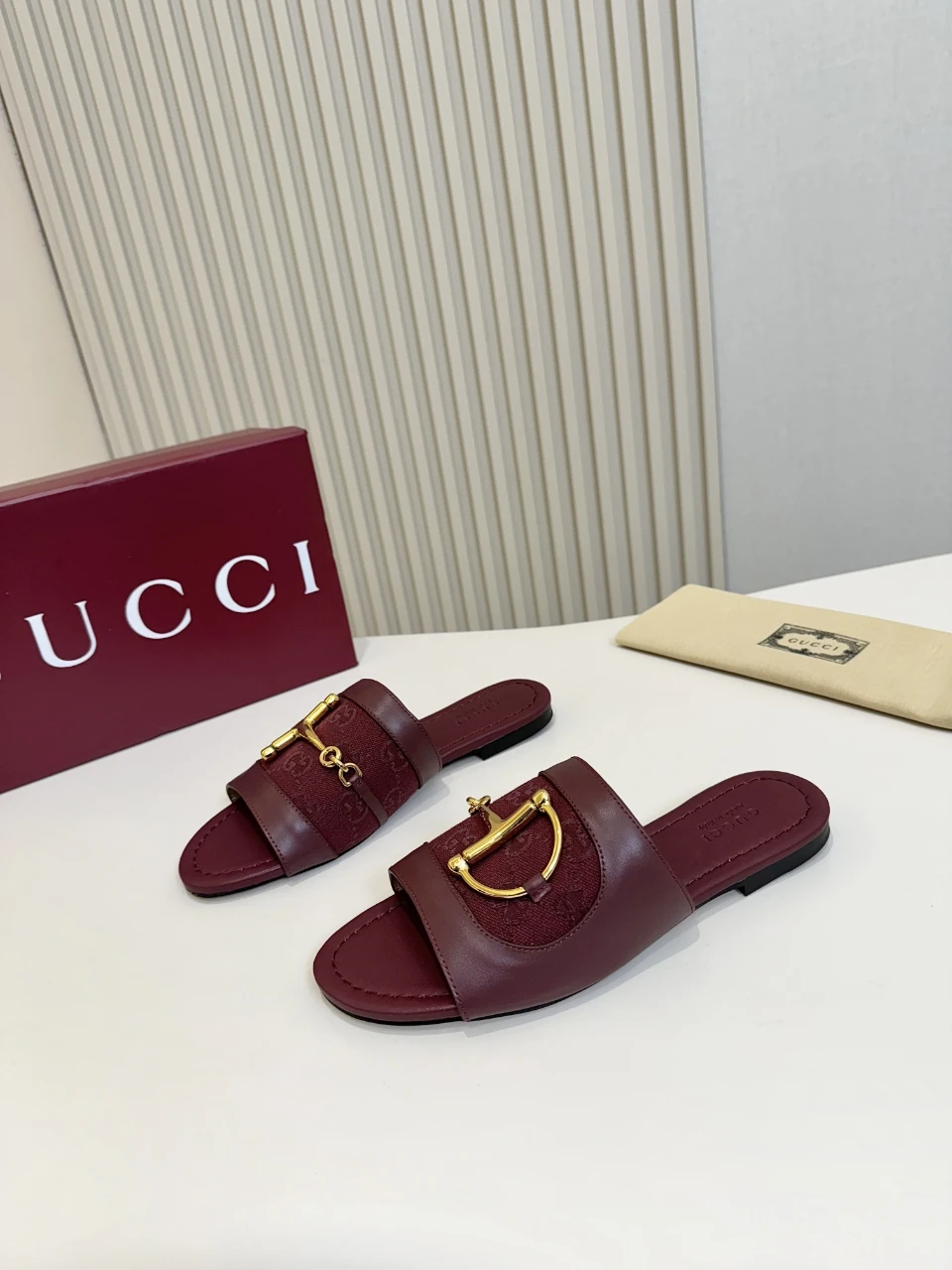 Gucci Shoes — 90882925