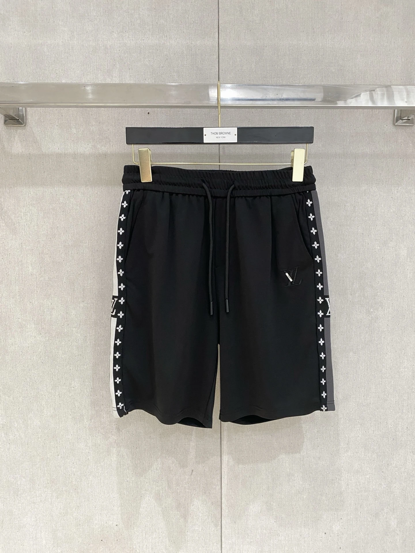 Louis Vuitton Shorts — 1697df72