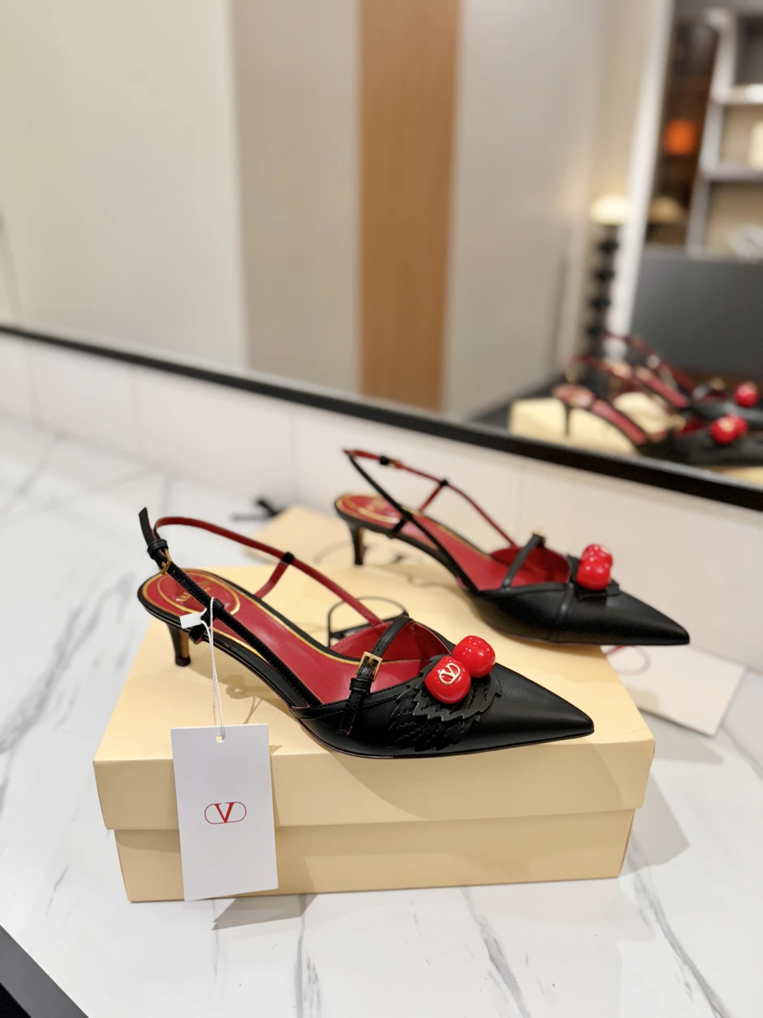 Valentino Sandals — 32e3ff44
