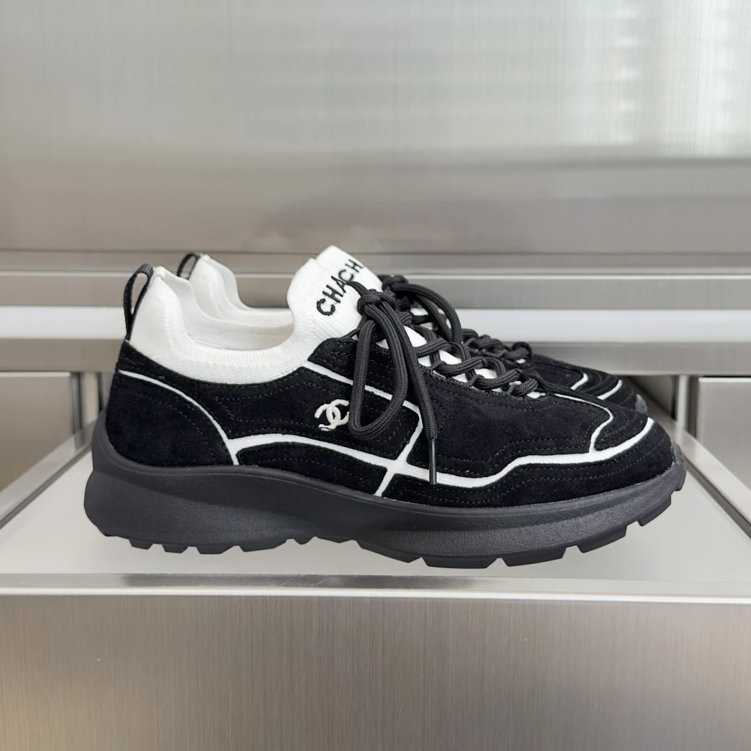 Chanel Sneakers — 51c1636d