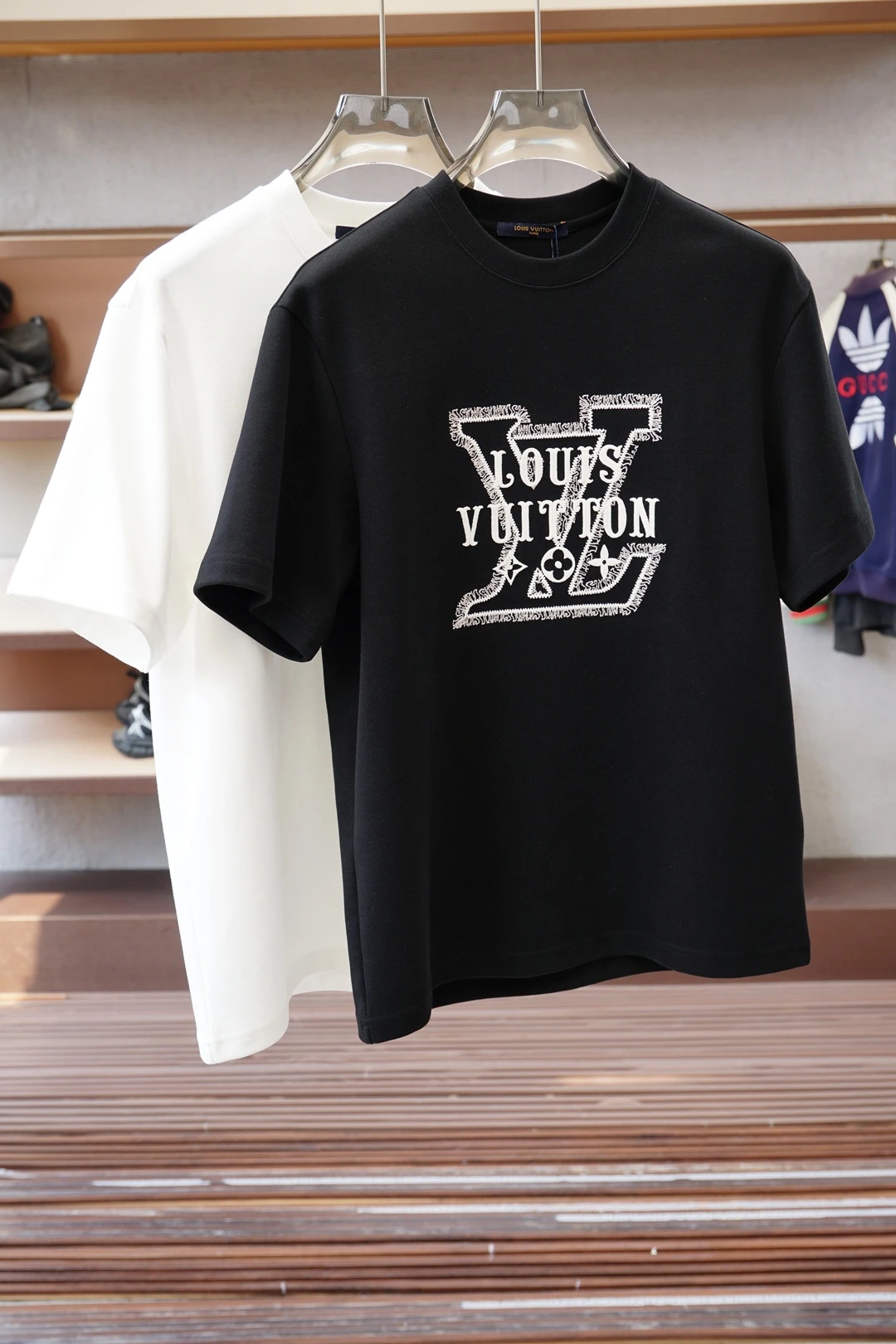 Louis Vuitton T-Shirt — 50aaa2bb