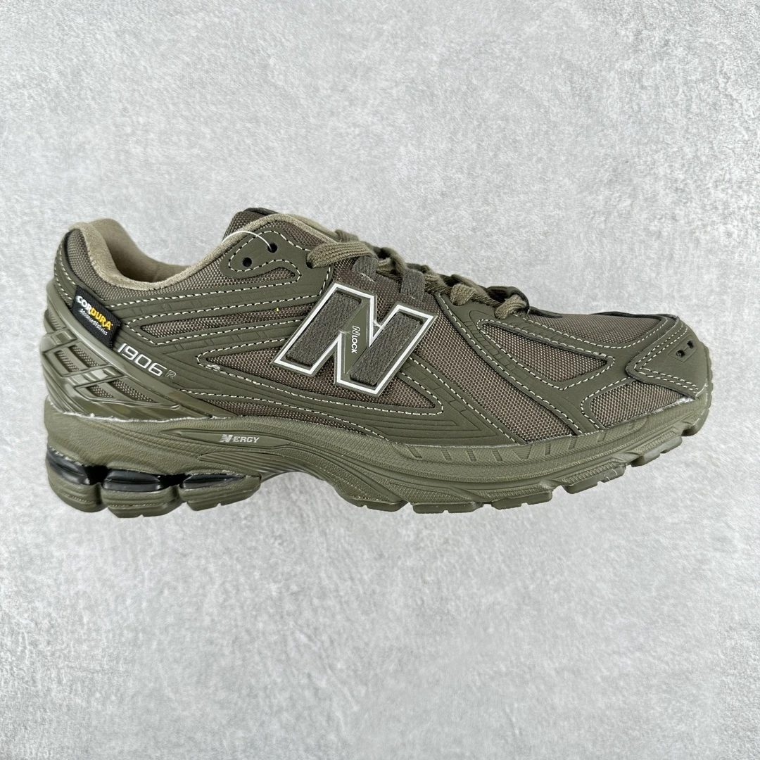 New Balance Sneakers — b4d6d2d2