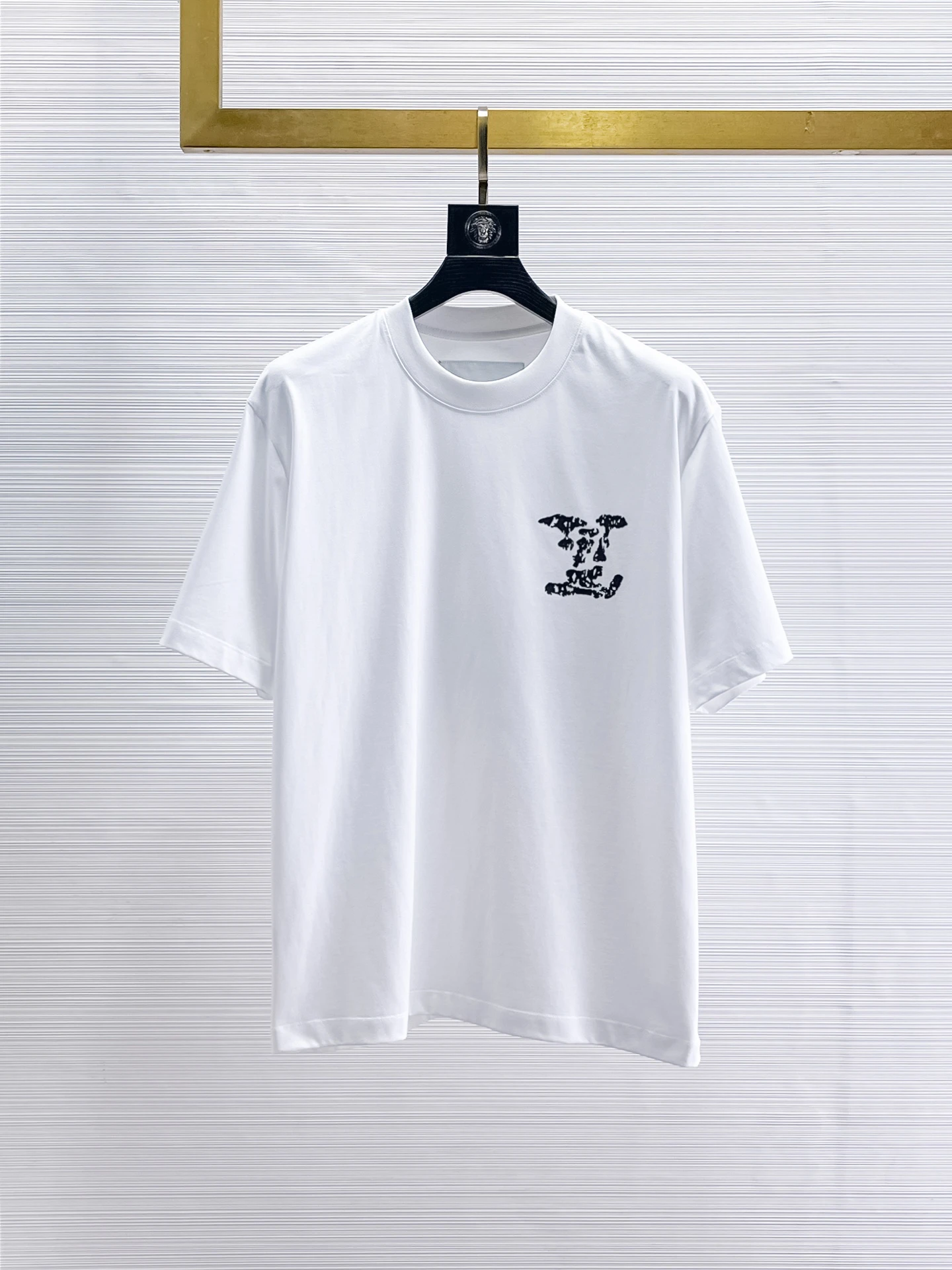 Louis Vuitton T-Shirt — e77df500