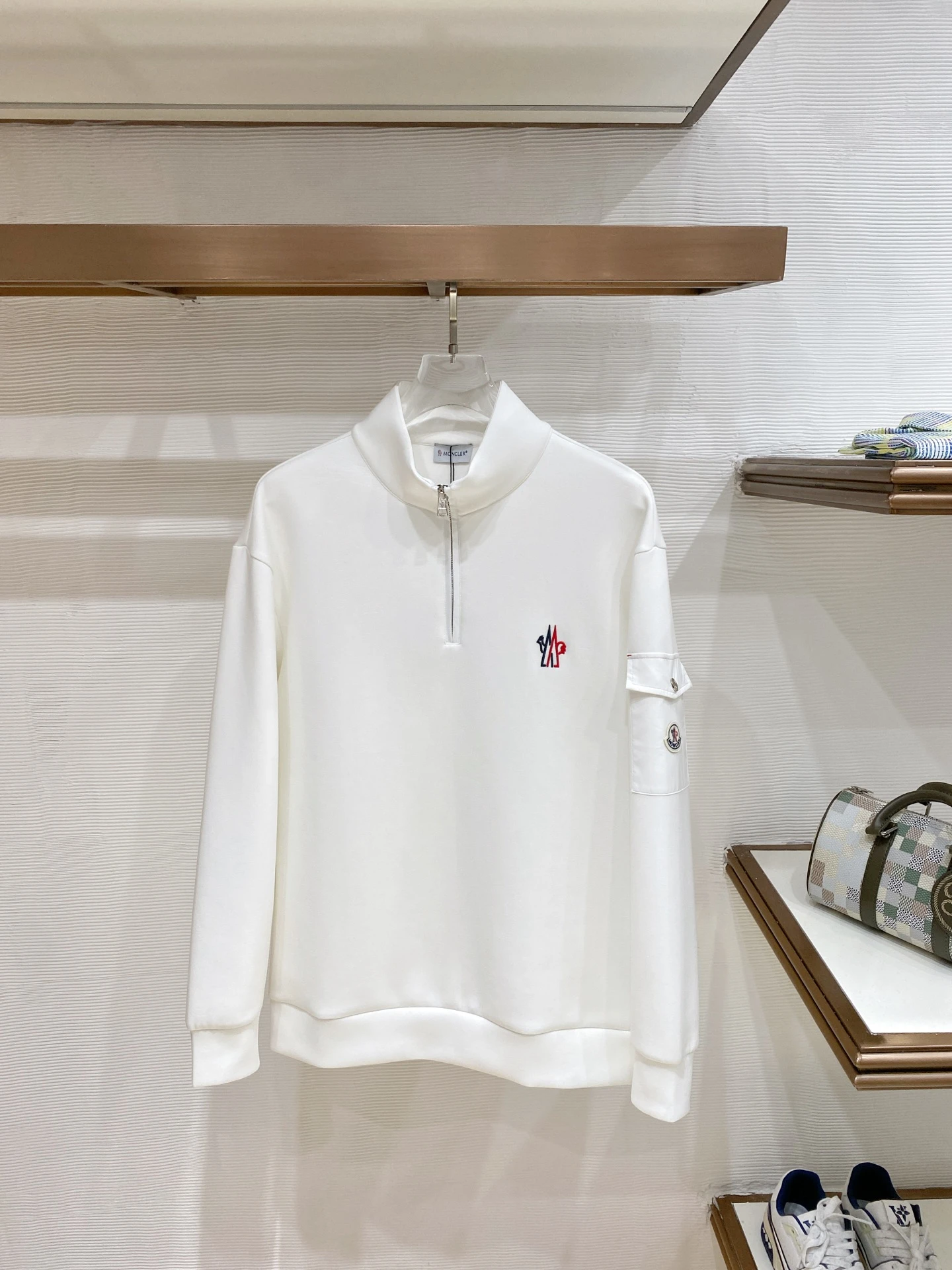 Moncler Sweatshirts — 2b66b80d