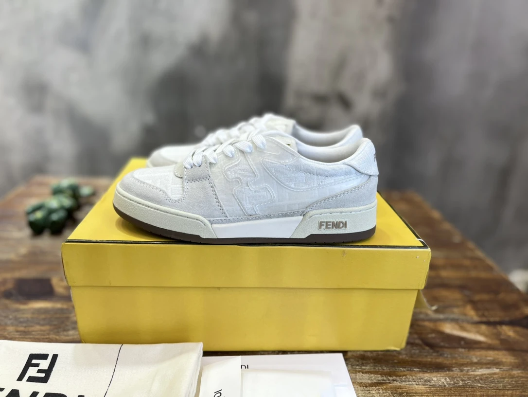 Fendi Sneakers — 7de901ec