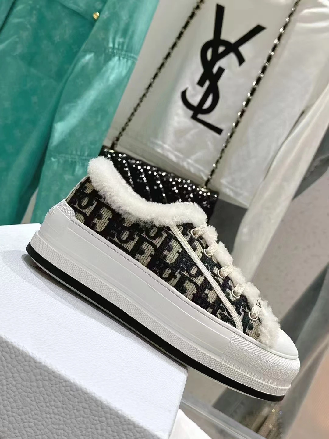Dior Sneakers — 0beb03aa