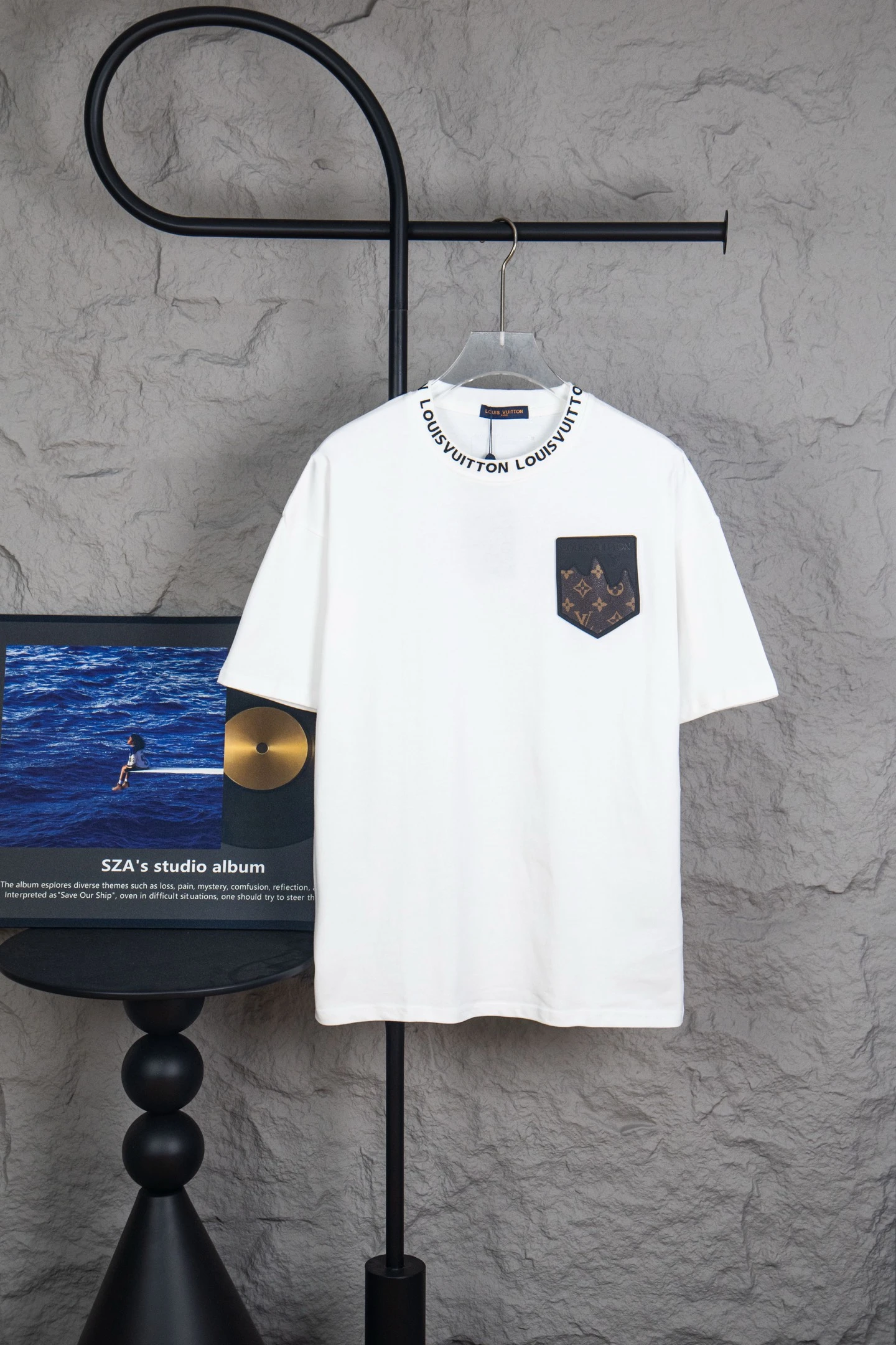 Louis Vuitton T-Shirt — 334c9af7