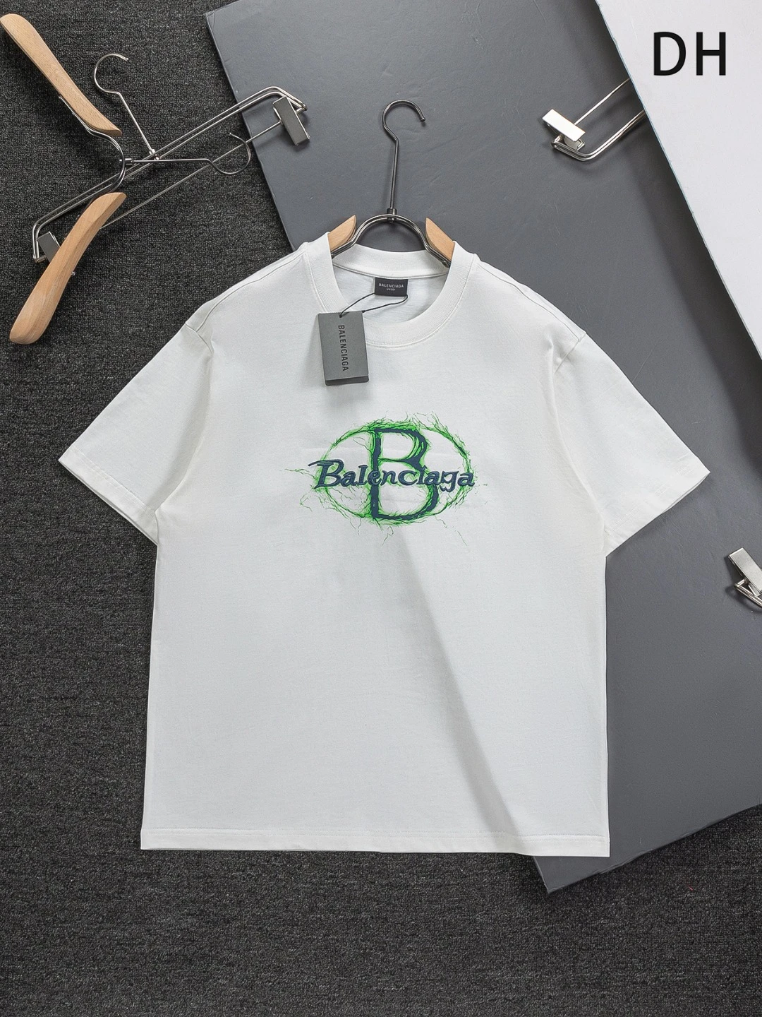 Balenciaga T-Shirt — 08d2b81a