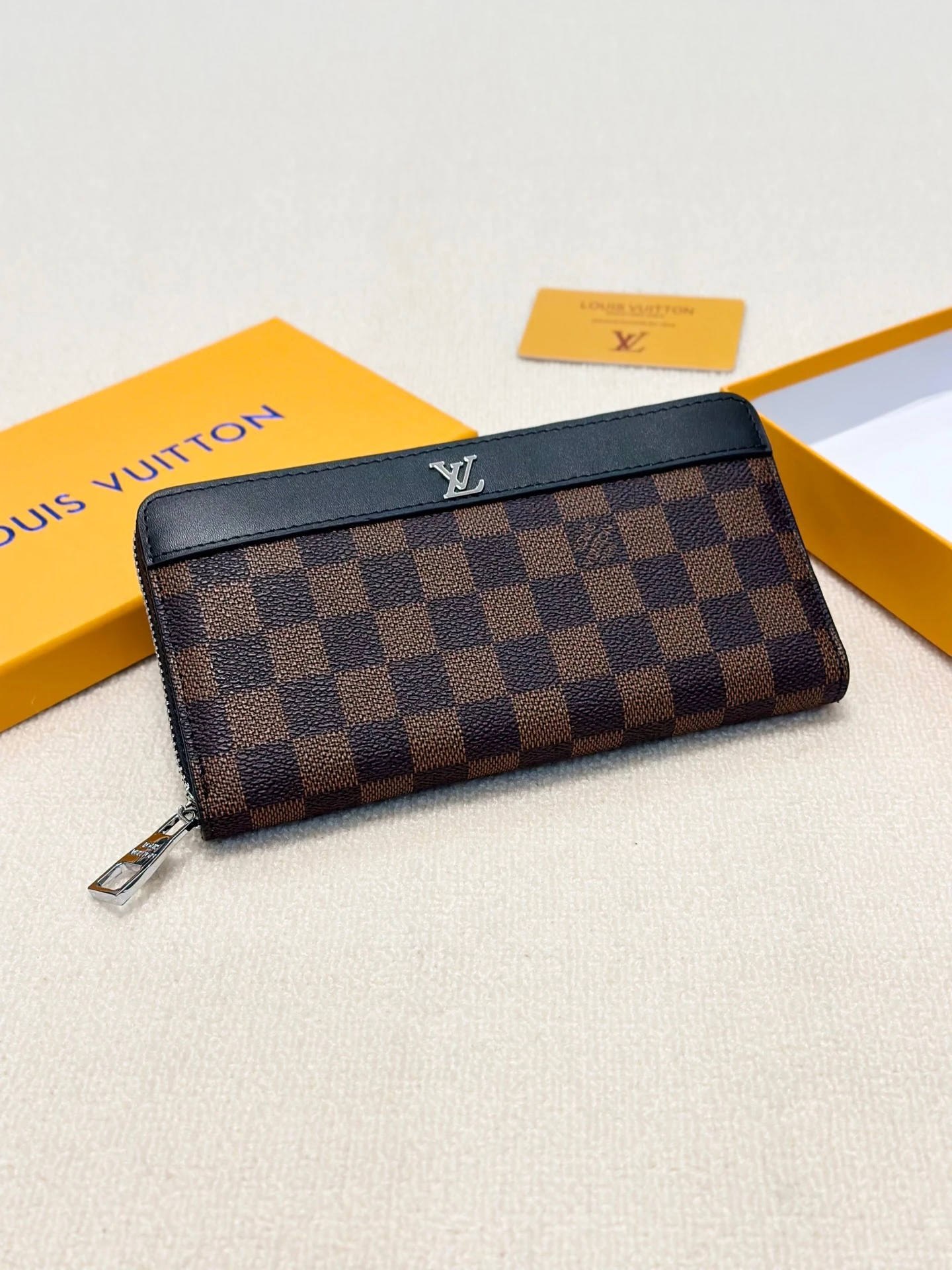 Louis Vuitton Bag — ded6cc07