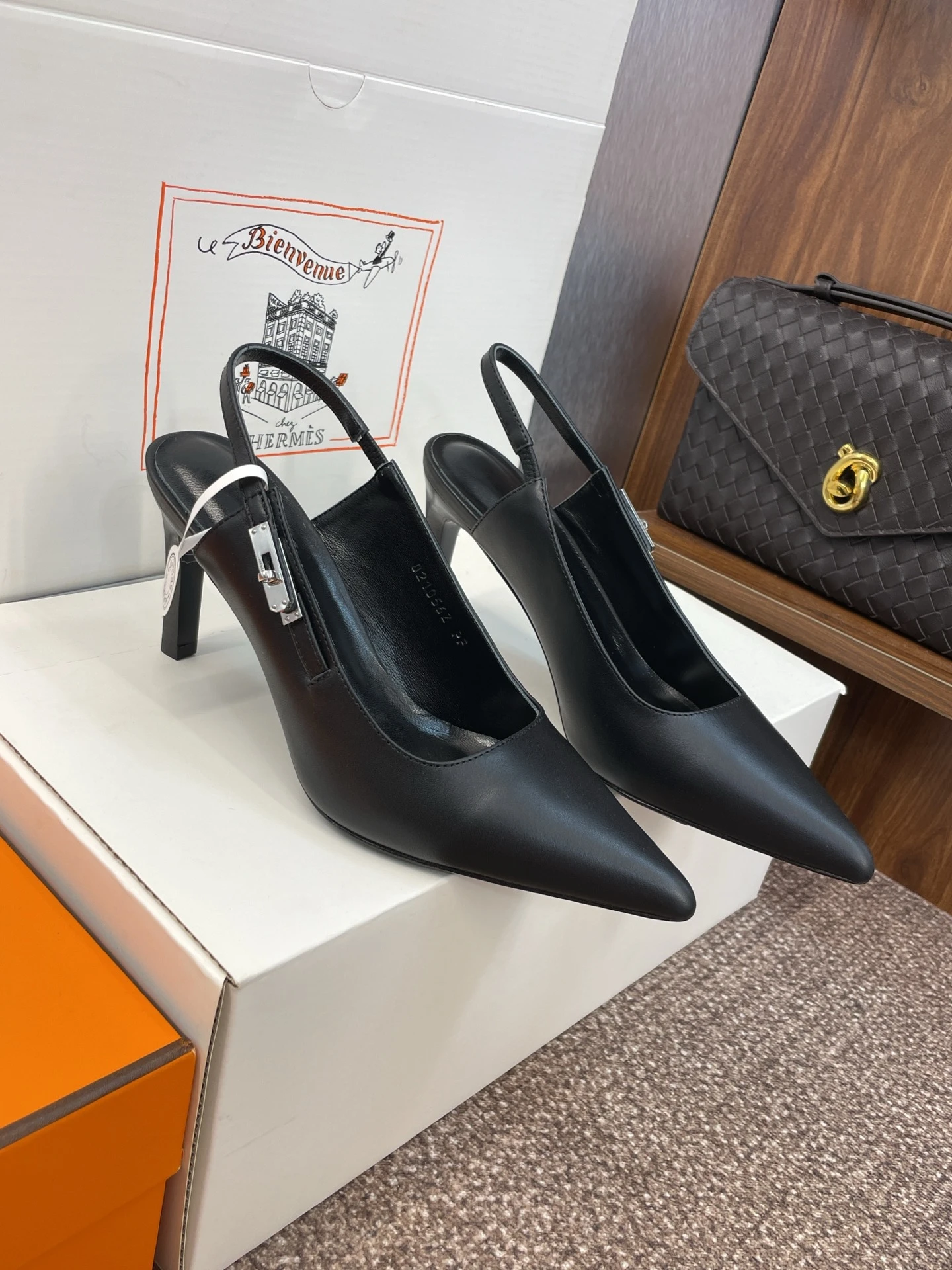 Hermès Sandals — 383a98c3
