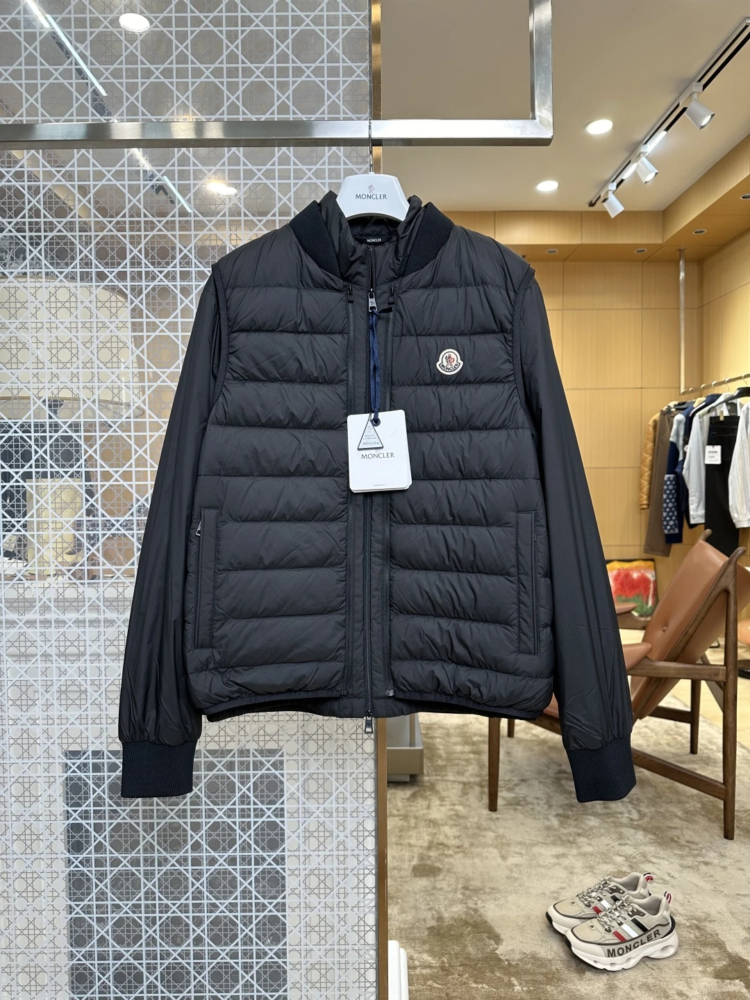 Moncler Down Jacket — d584876e