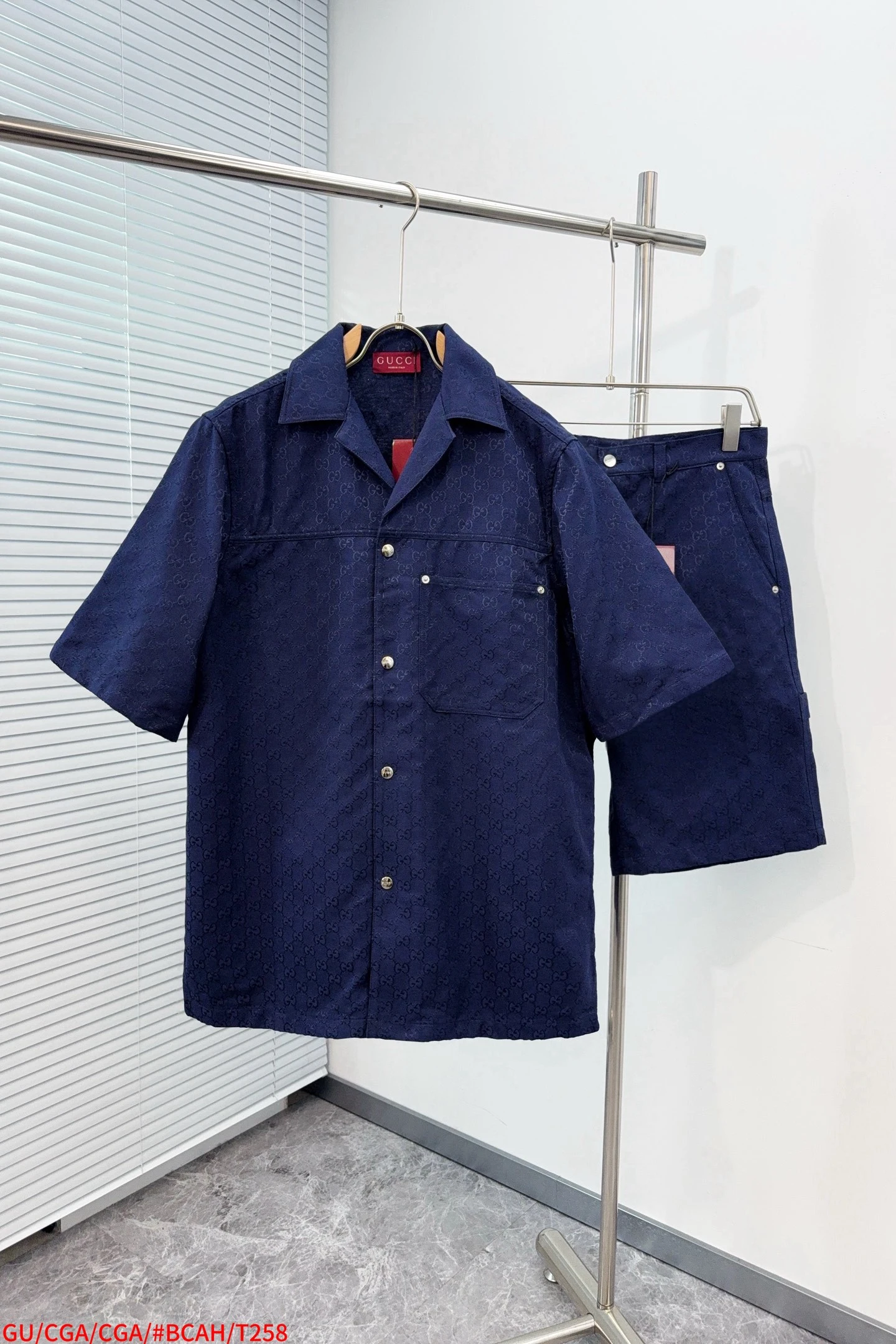 Gucci T-Shirt — 277fc4c3