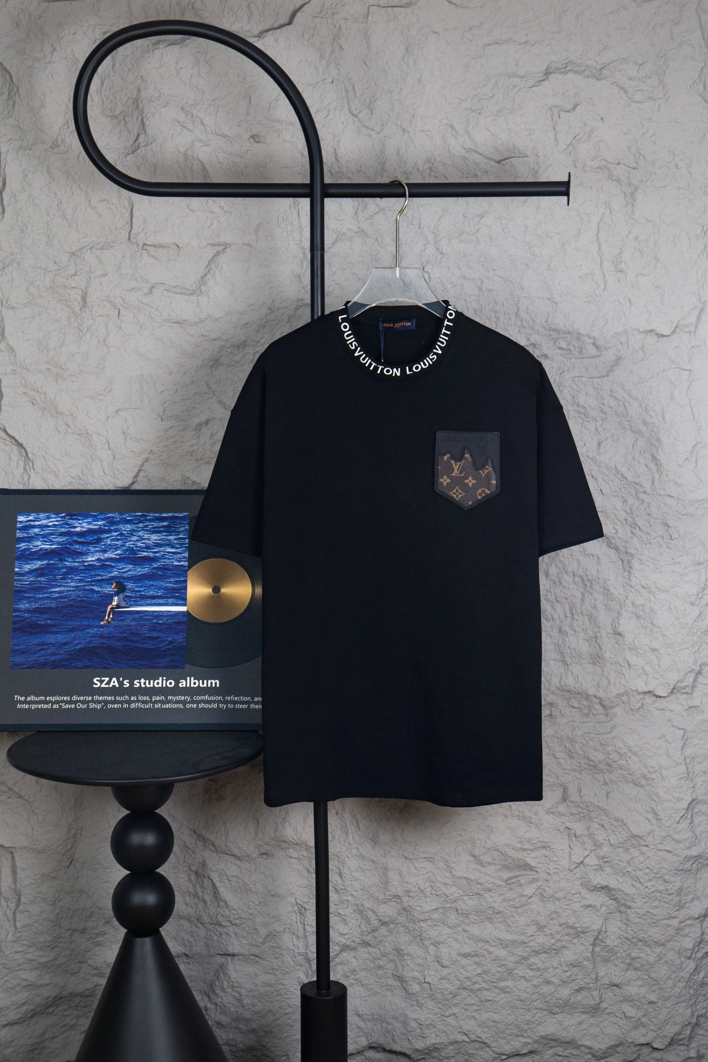 Louis Vuitton T-Shirt — 468d72ab
