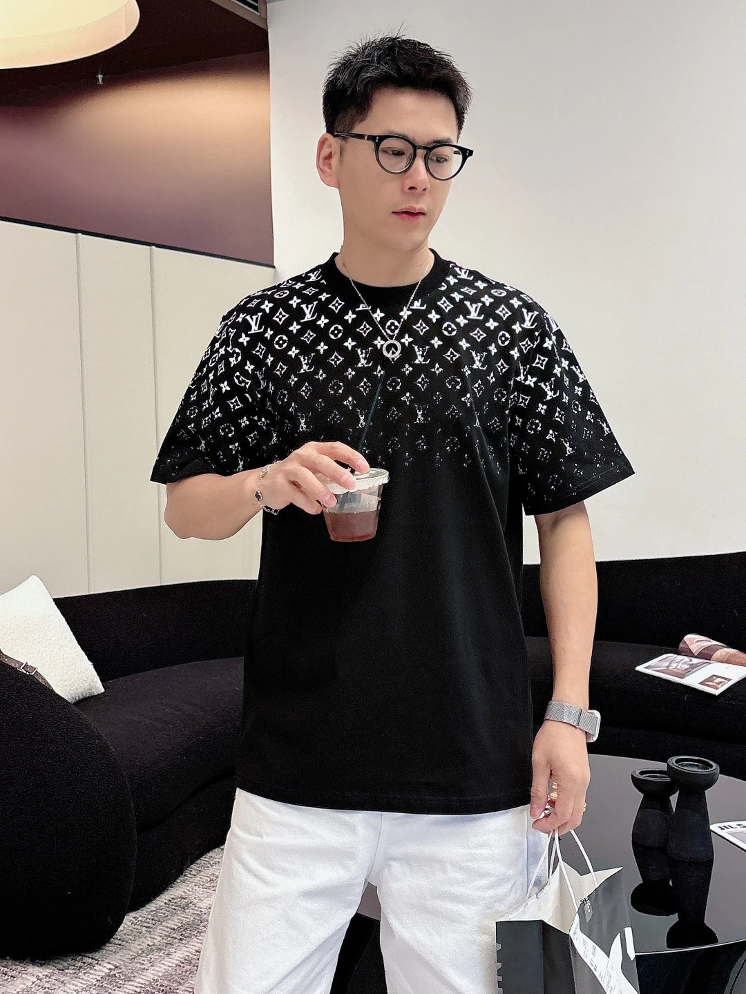 Louis Vuitton T-Shirt — a9ba3a58