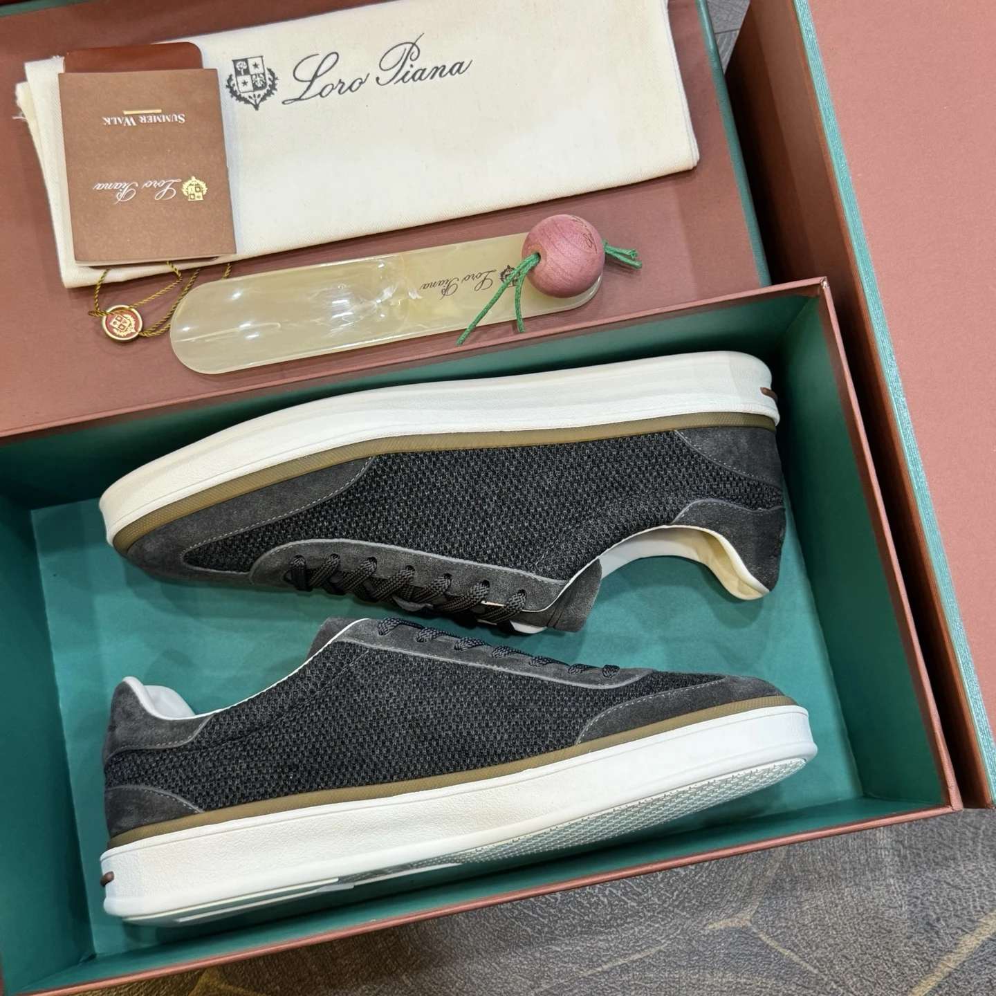 Loro Piana Sneakers — 48517ae5