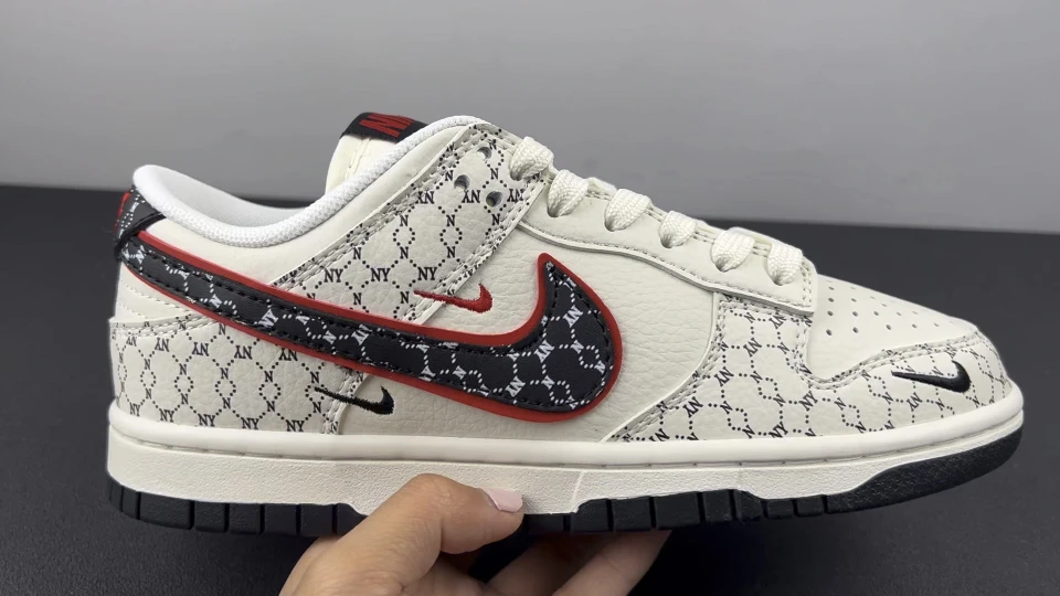Nike Shoes — 49ba6635