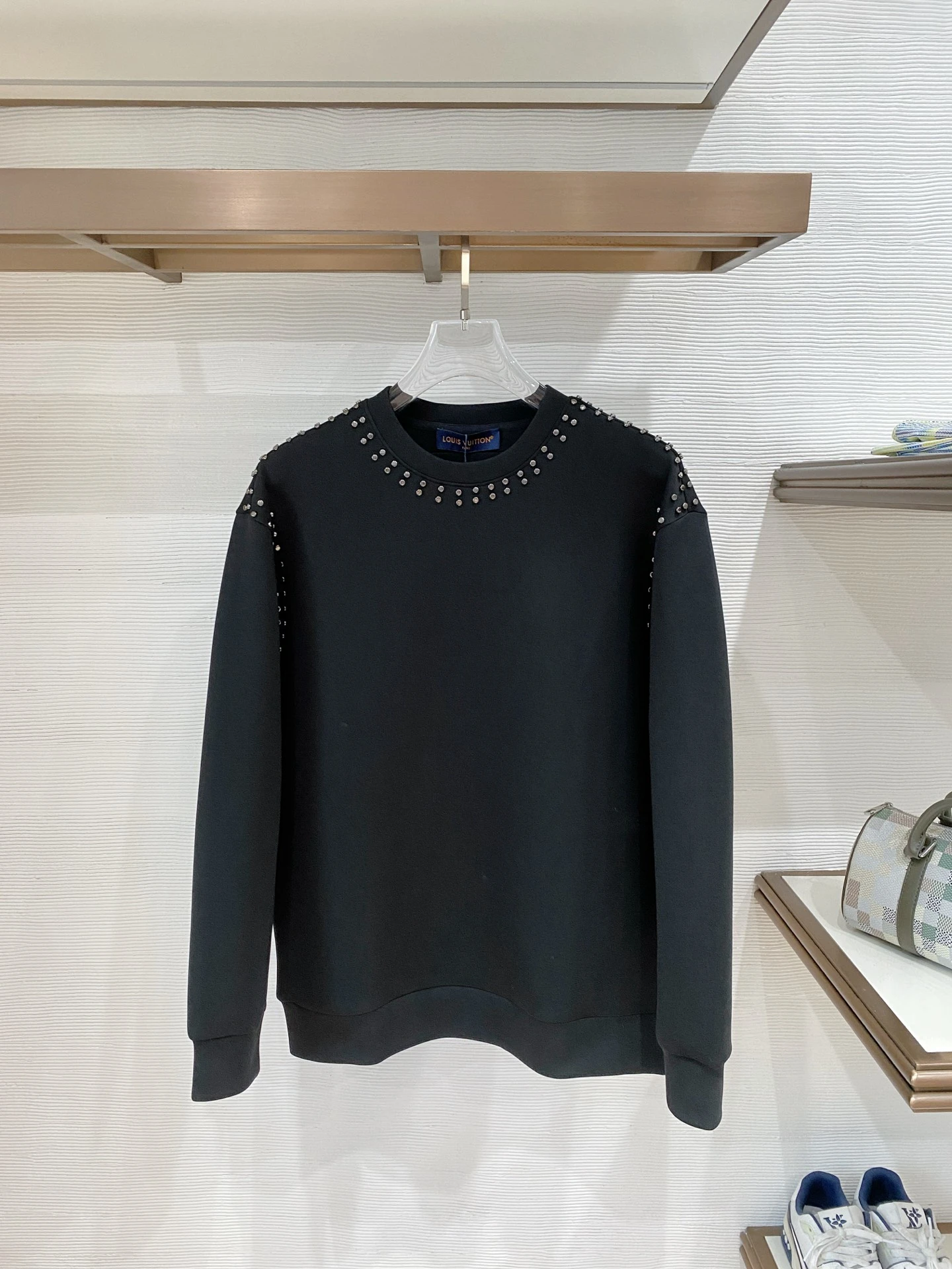 Louis Vuitton Sweatshirts — b28e57d0
