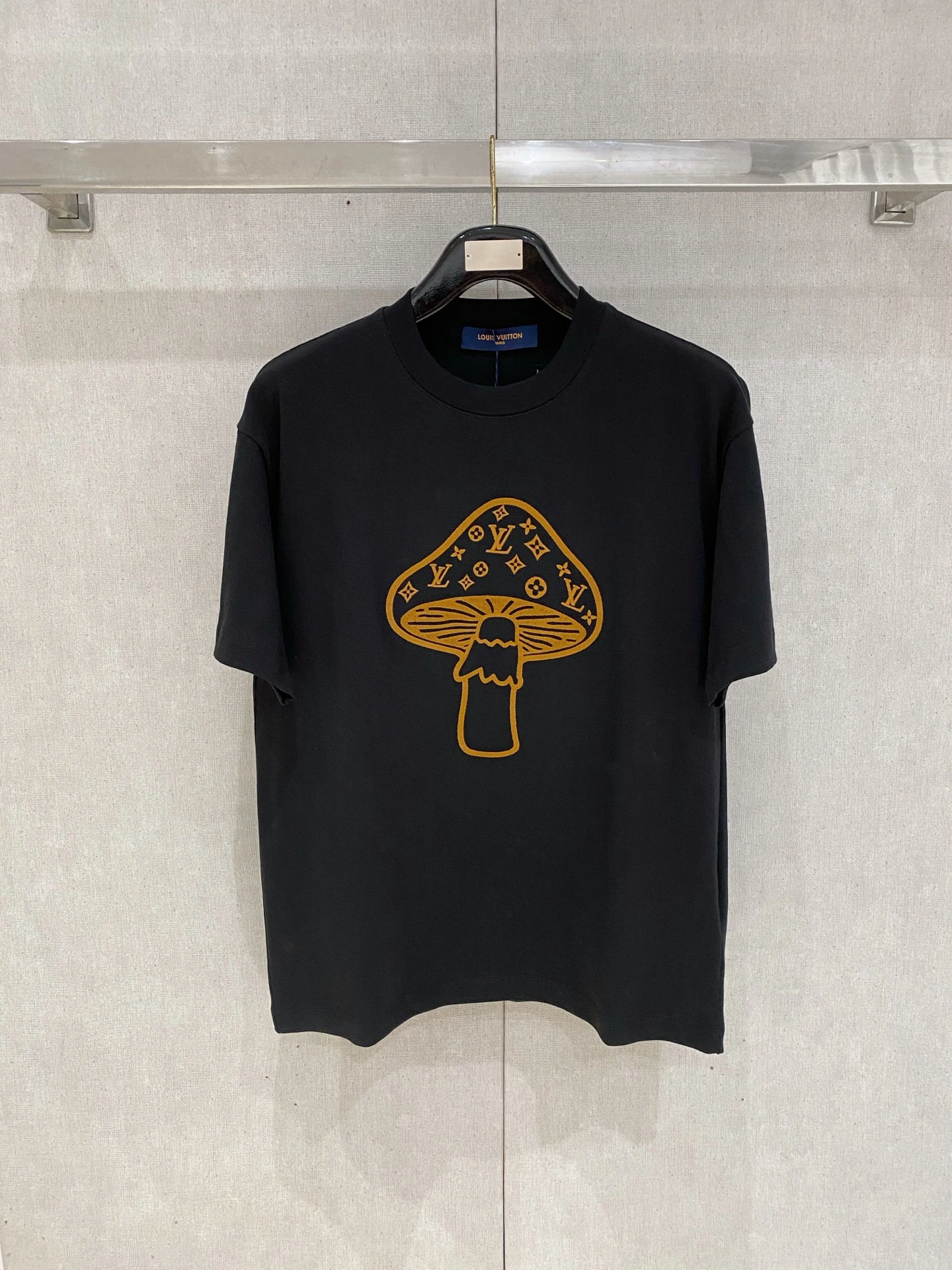 Louis Vuitton T-Shirt — 3a0b8b9e