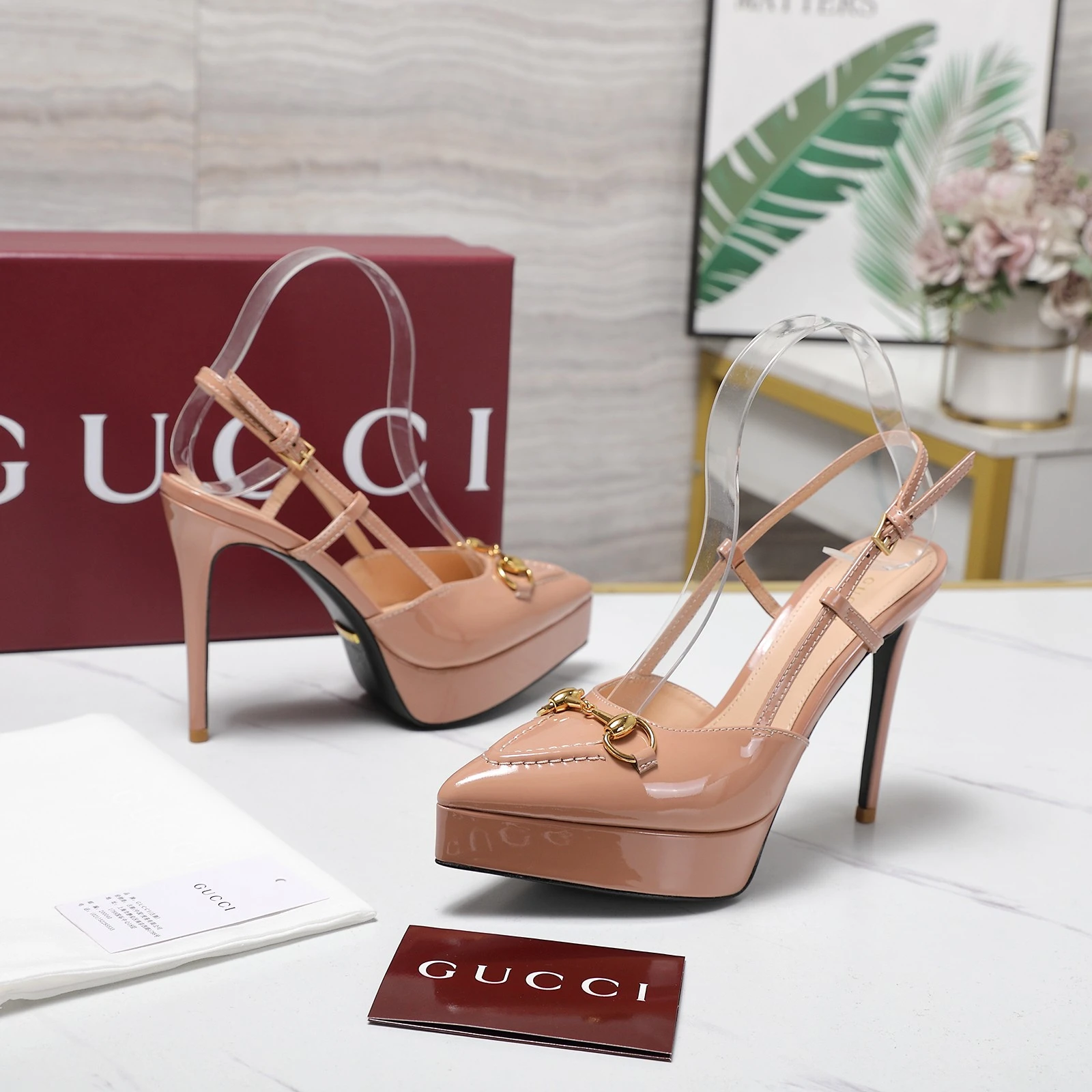 Gucci Sandals — 4fffbe44