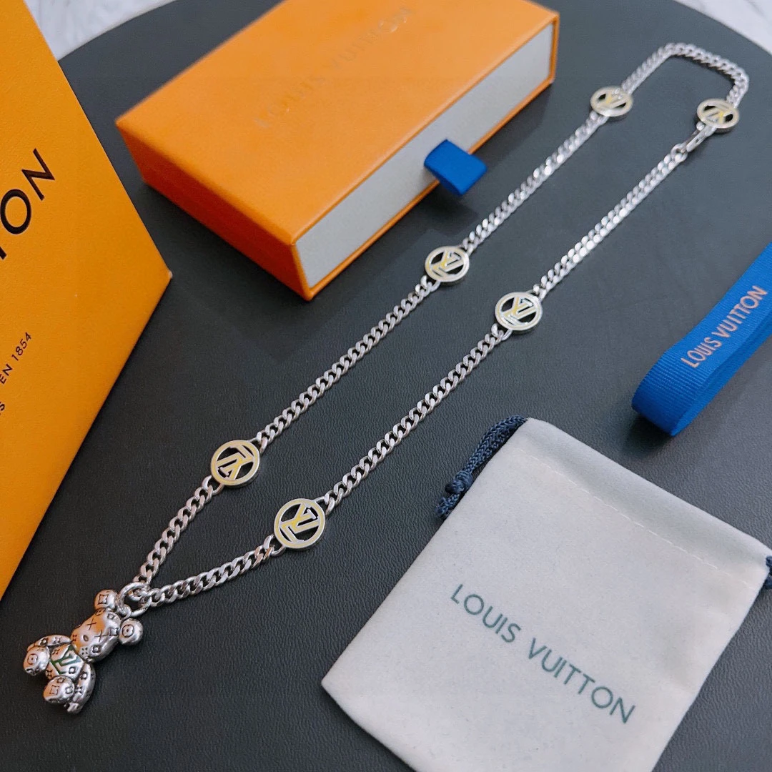 Louis Vuitton Necklaces — d76edbc9