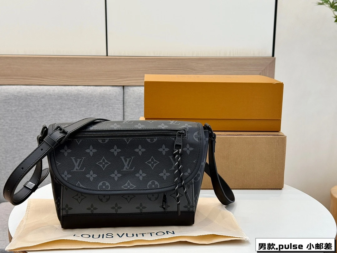 Louis Vuitton Bag — ccf6af34