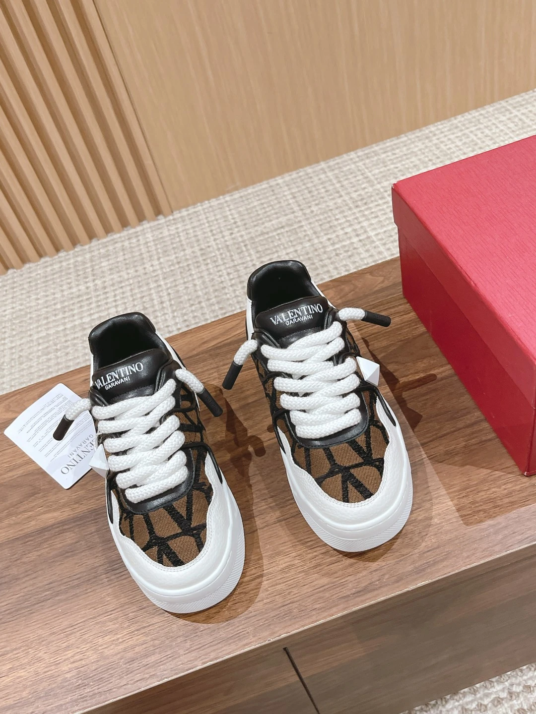 Valentino Sneakers — 163c2e86