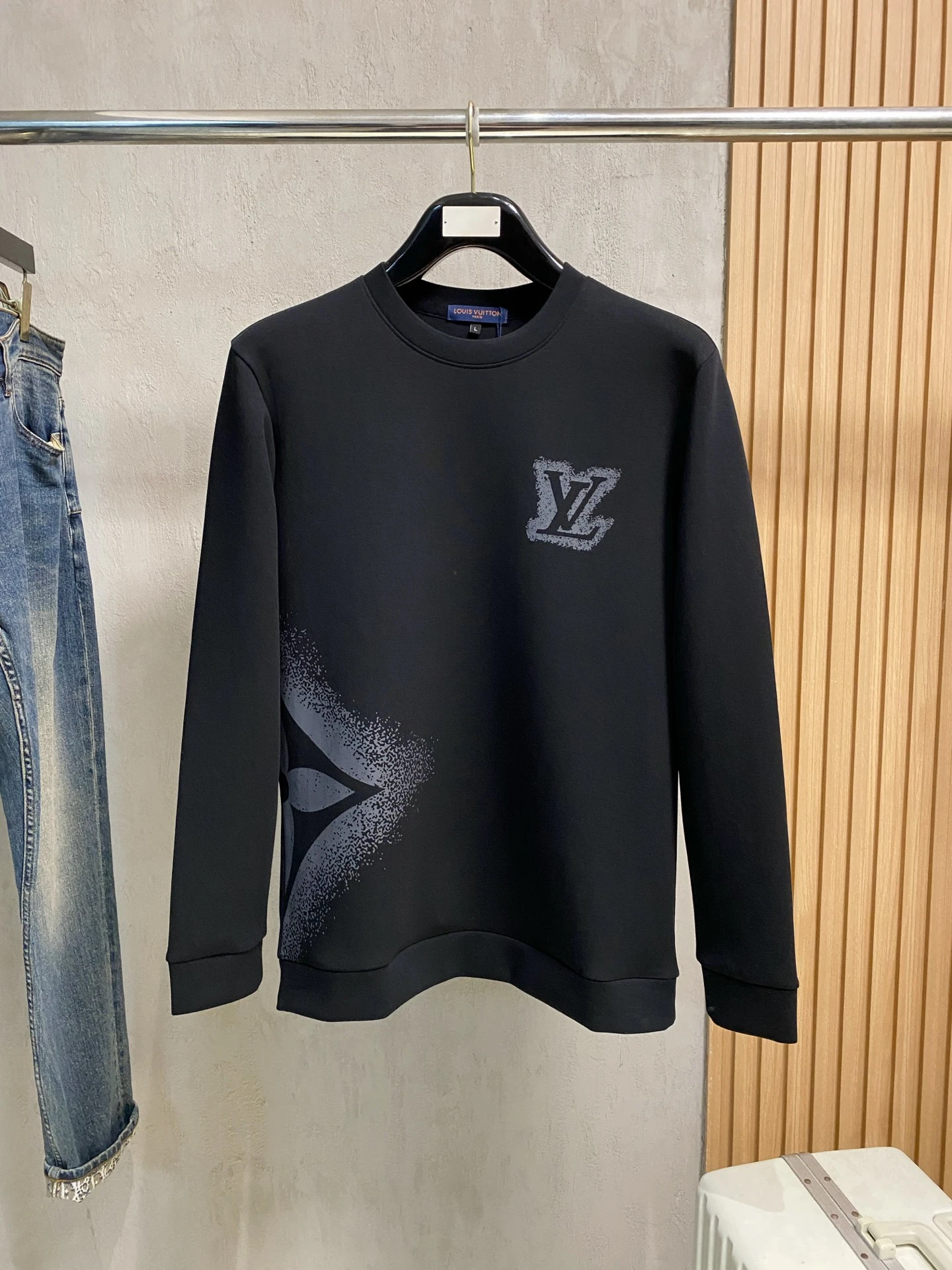 Louis Vuitton Sweatshirts — 39688dce
