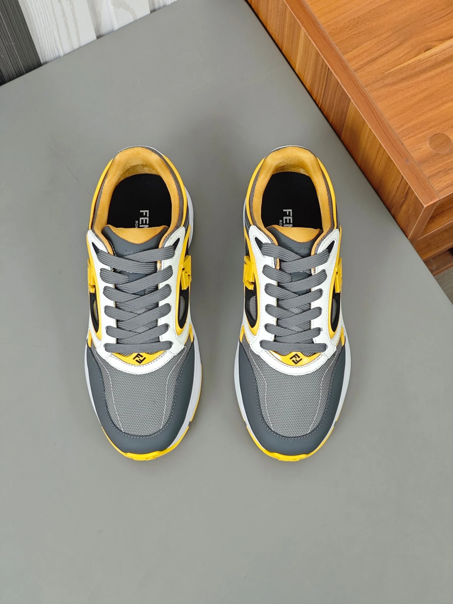 Fendi Sneakers — 06c561cf
