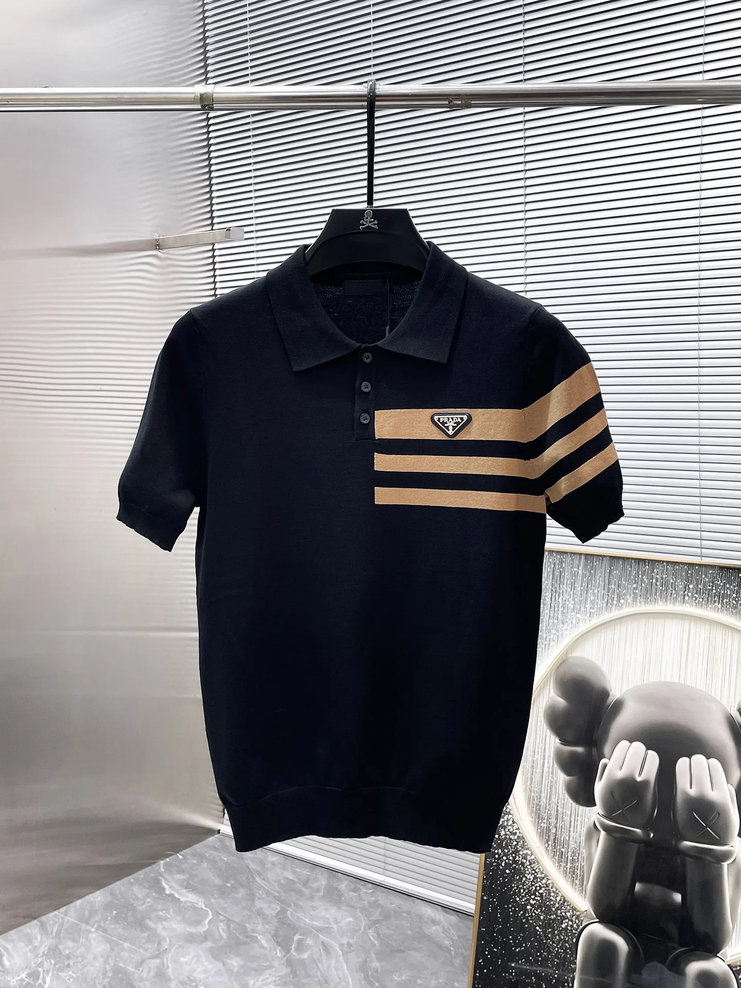 Prada T-Shirt — 0458c36a