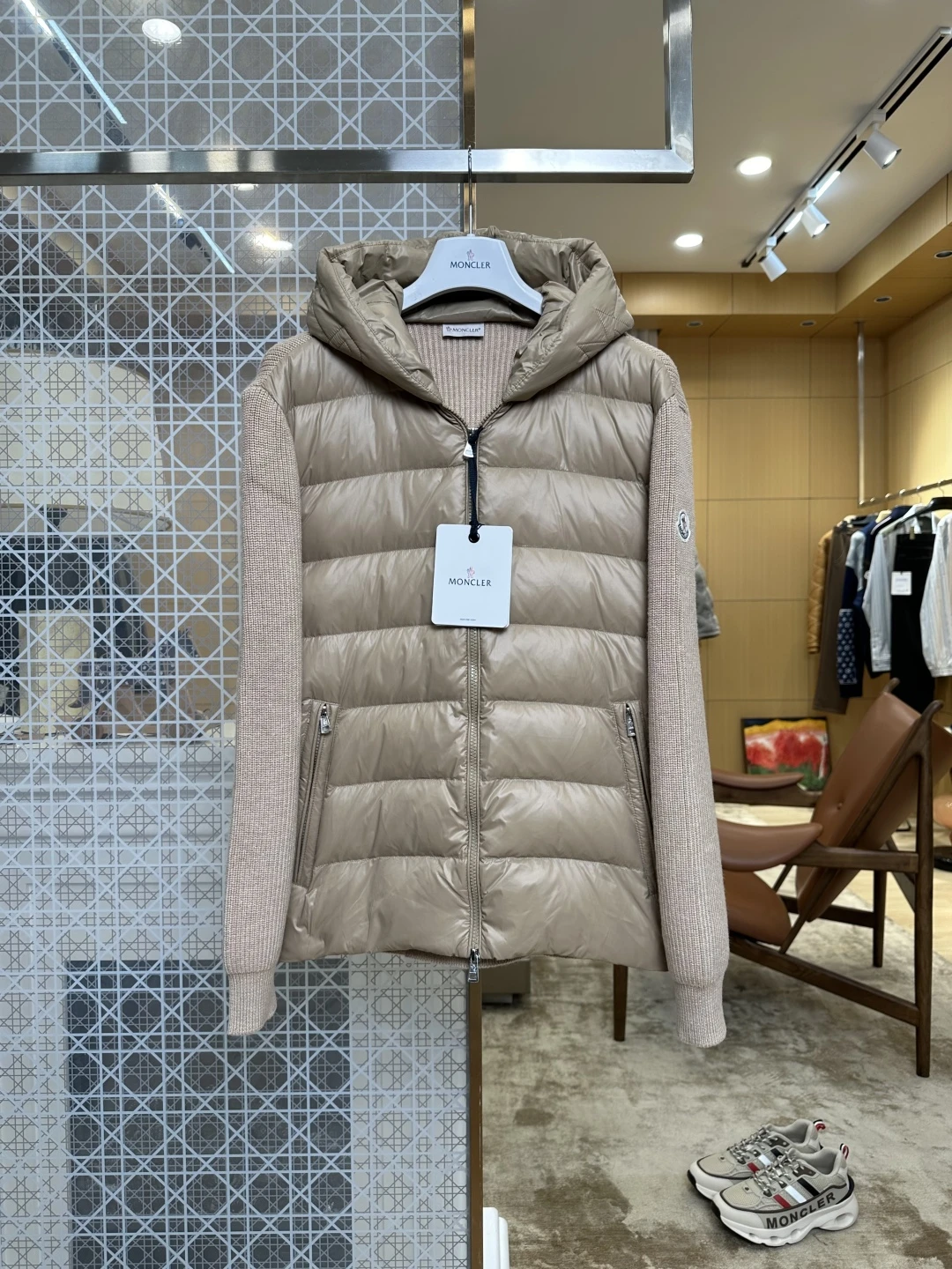 Moncler Down Jacket — c1144275