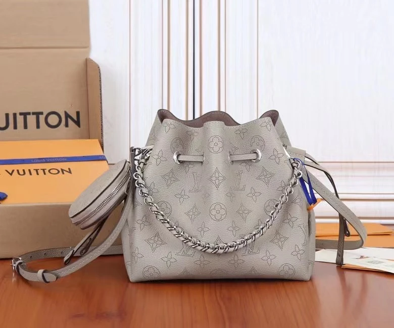 Louis Vuitton Bag — 0c7bdb5c