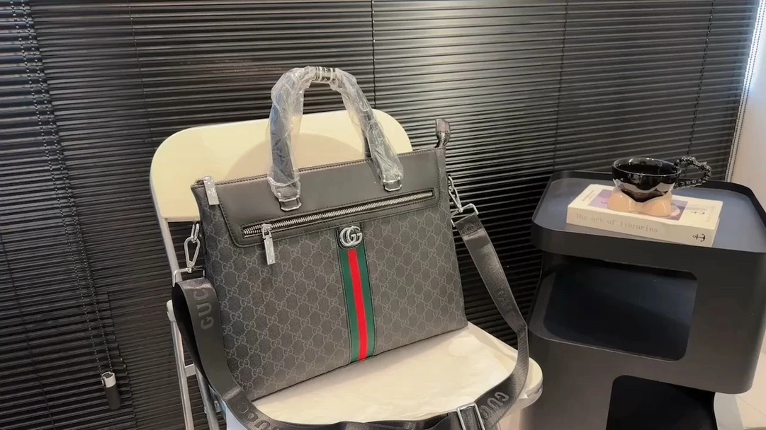 Travel Bags — e3634b16