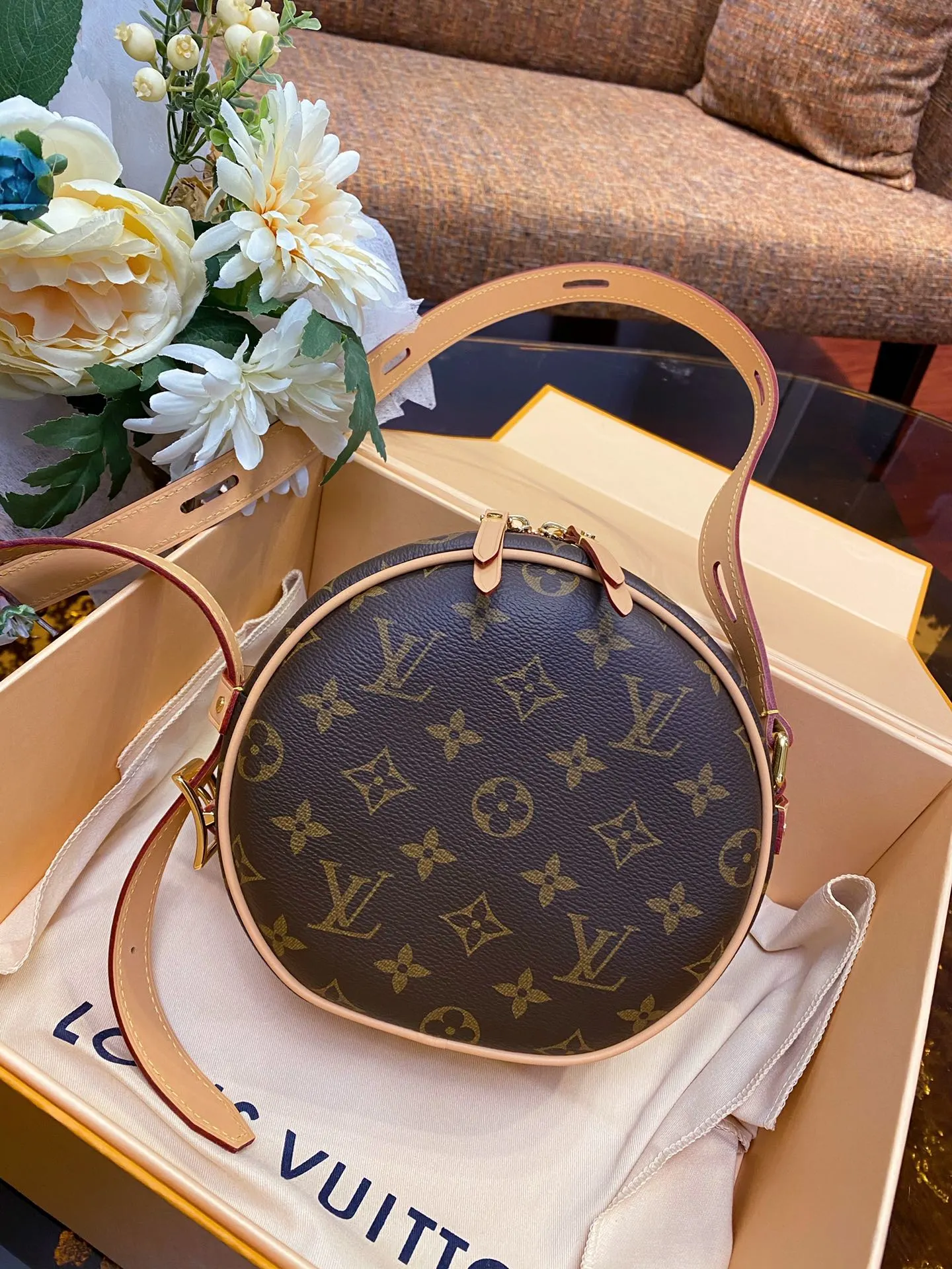 Louis Vuitton Bag — 2420f52d