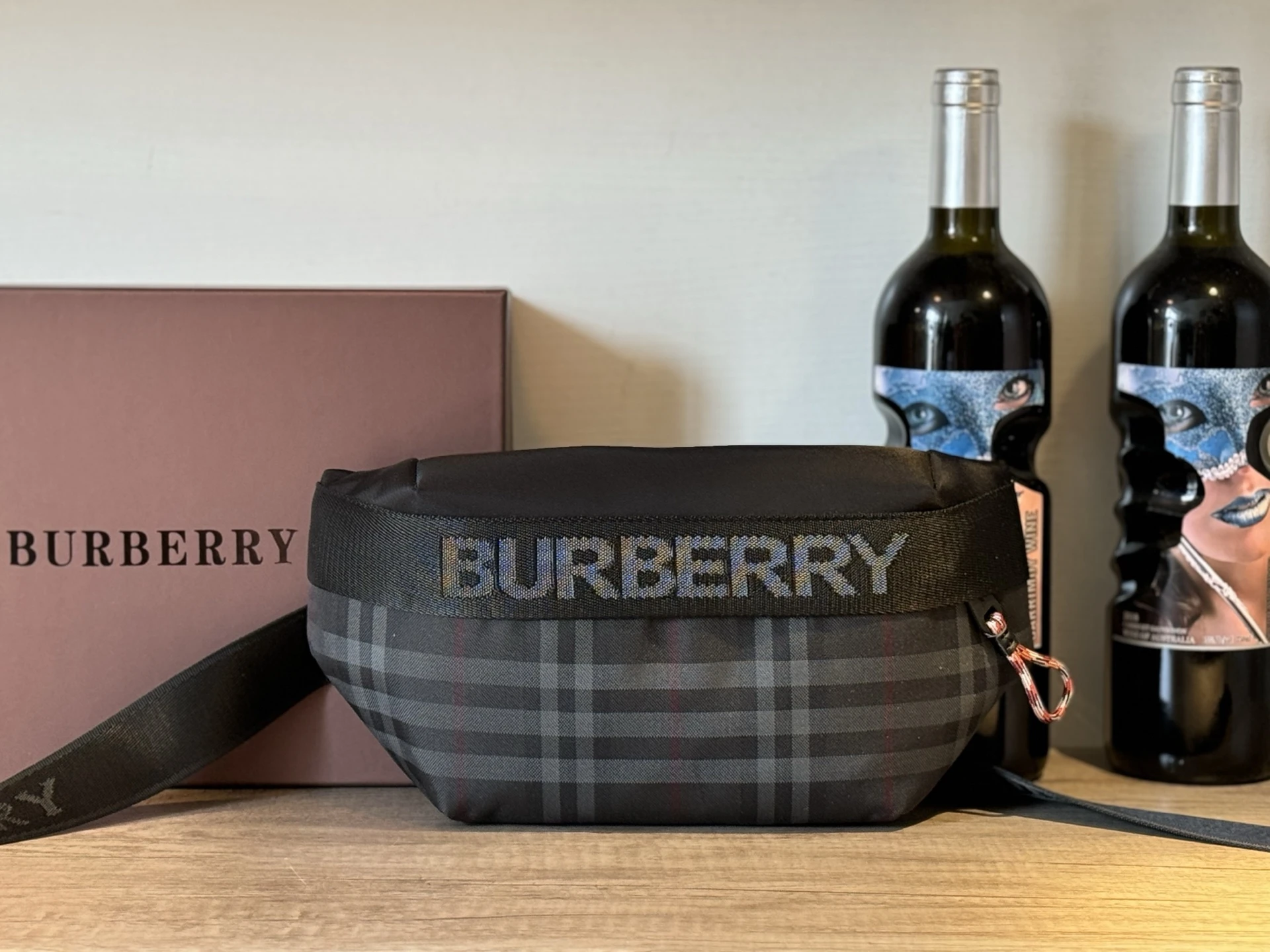 Burberry Bag — e48f0420