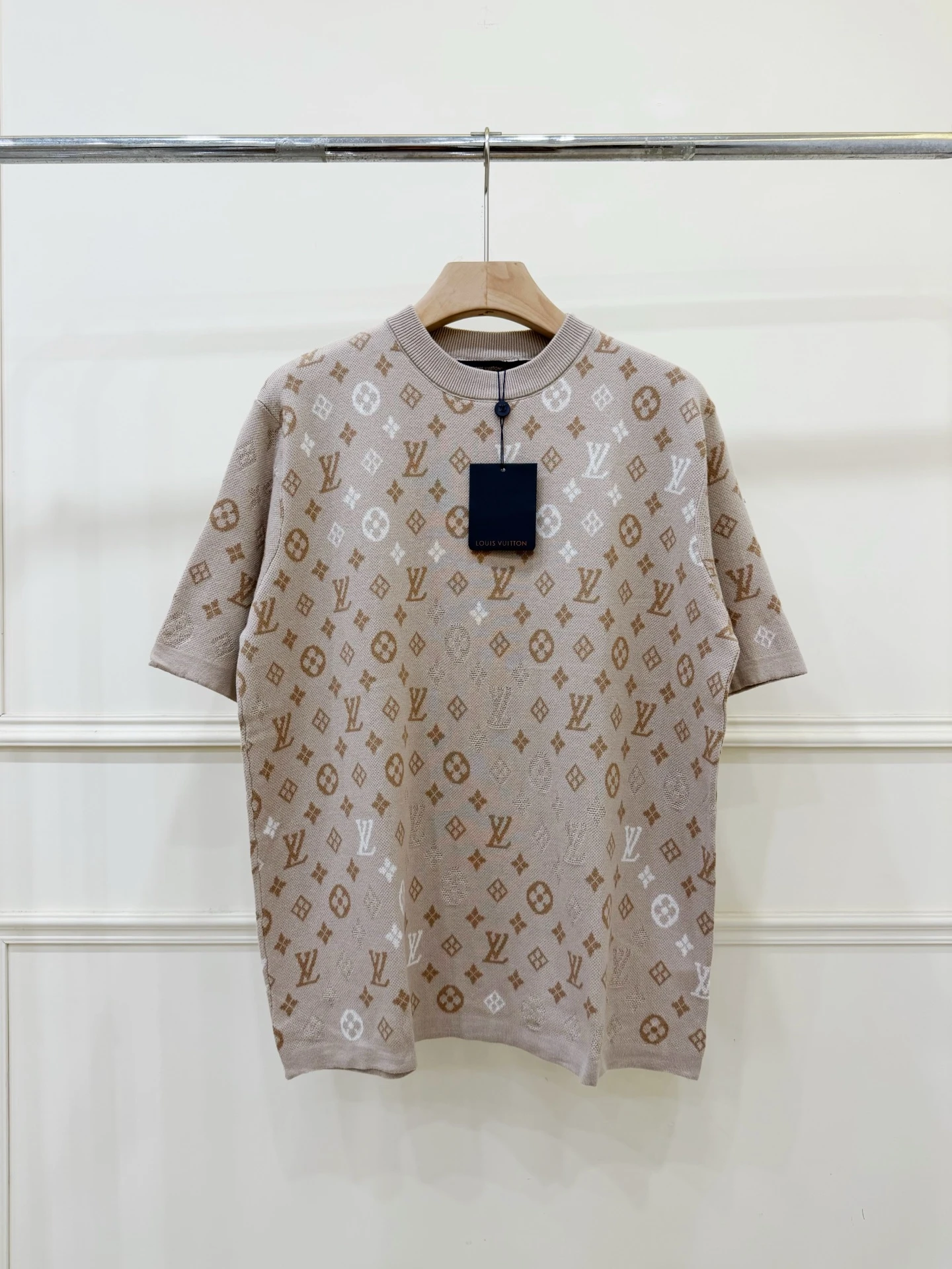 Louis Vuitton T-Shirt — 11c8bdf3