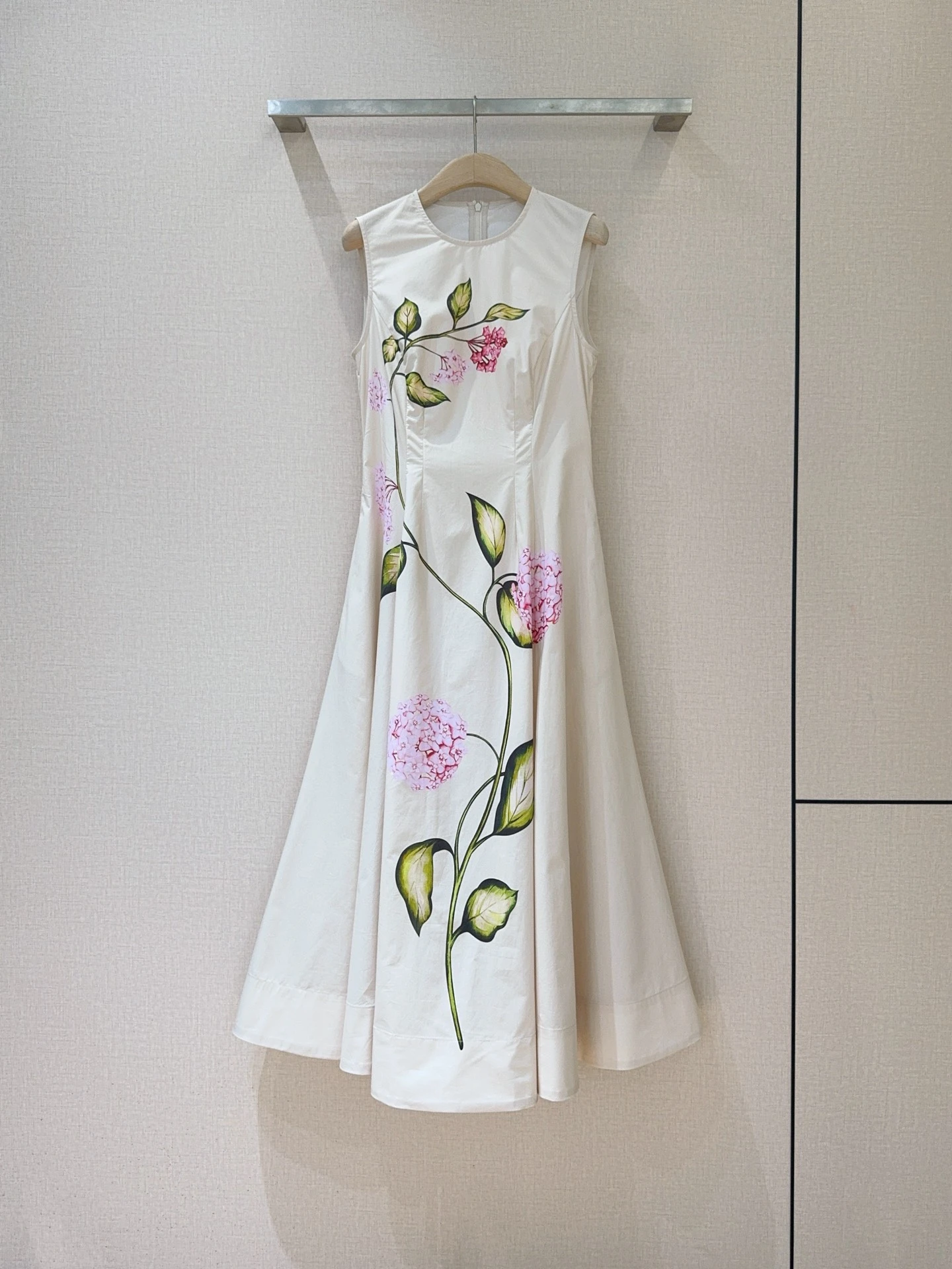 Dresses — e857434d