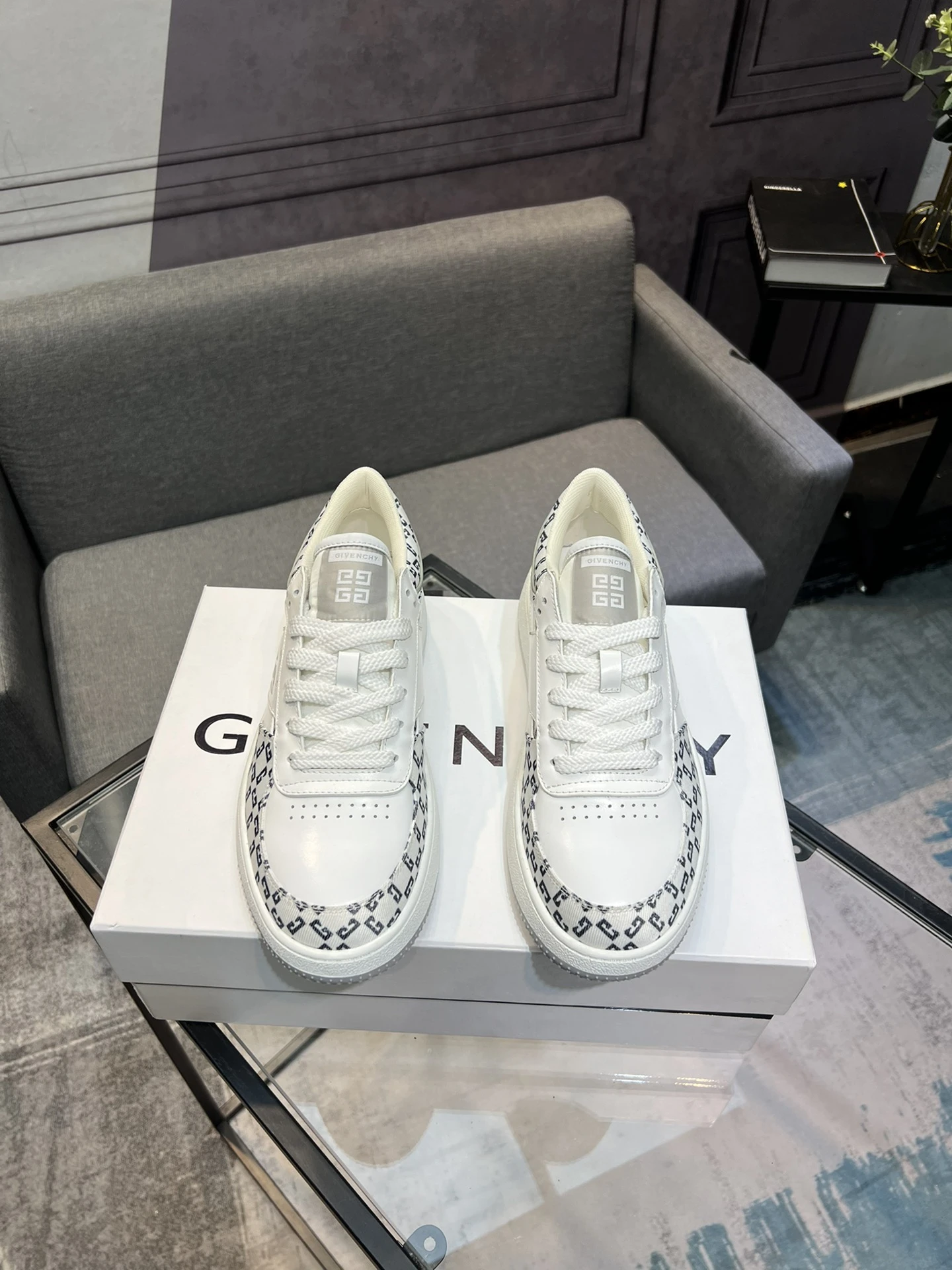 Givenchy Shoes — d3da864f