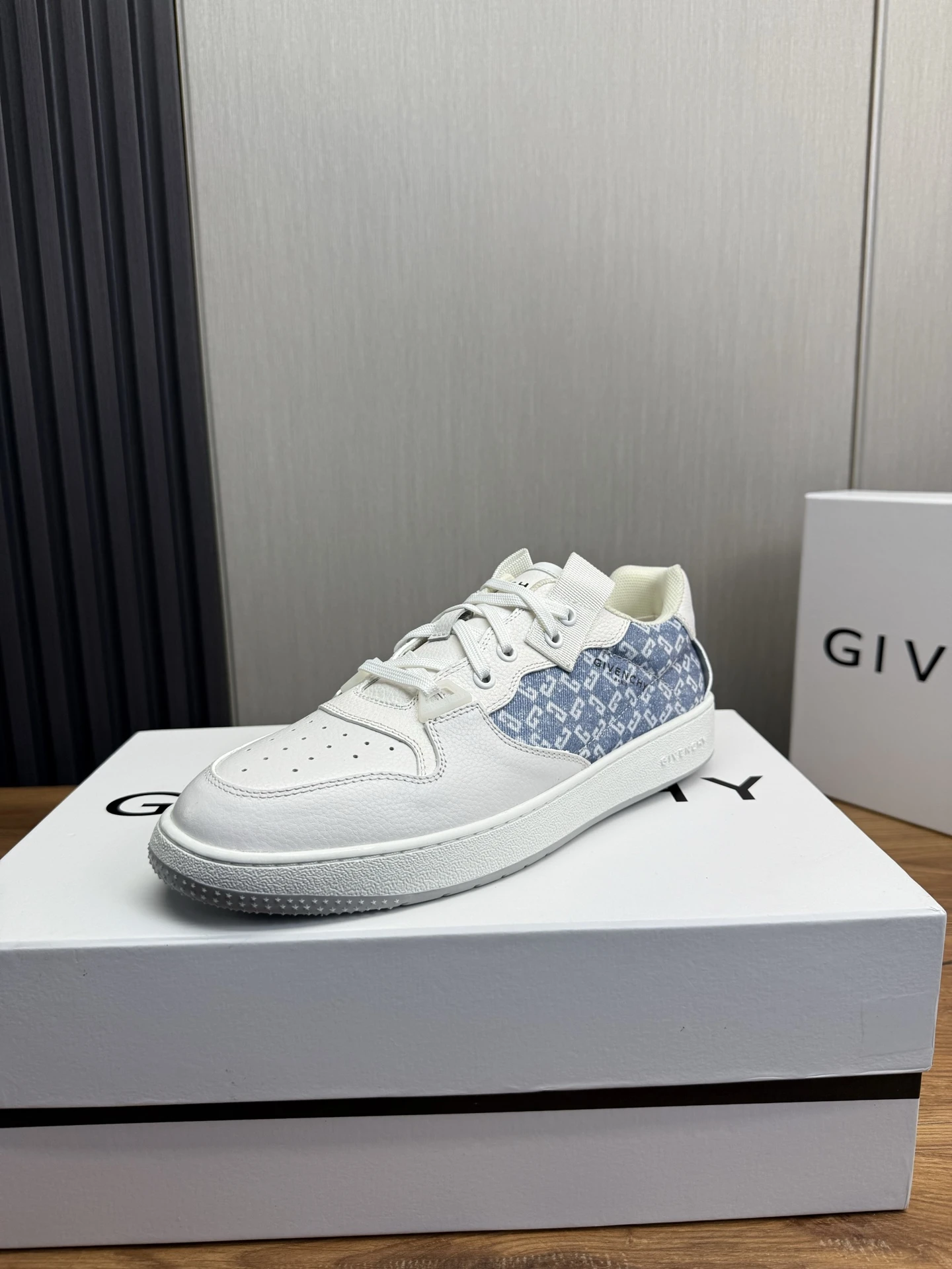 Givenchy Shoes — d1ea35c4