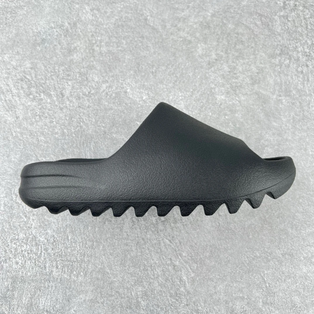Adidas Slippers — 2fb08ab4