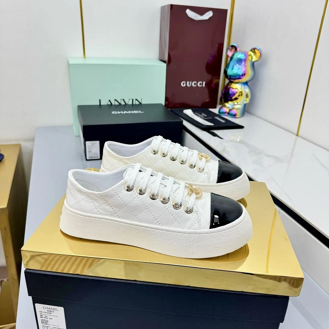 Chanel Sneakers — b2e379d4