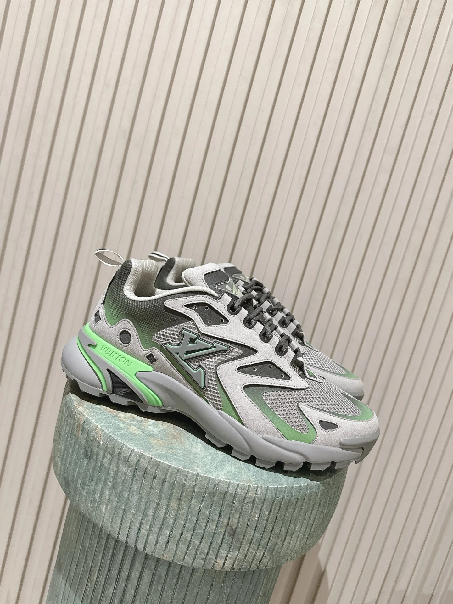 Louis Vuitton Sneakers — 7ec26504