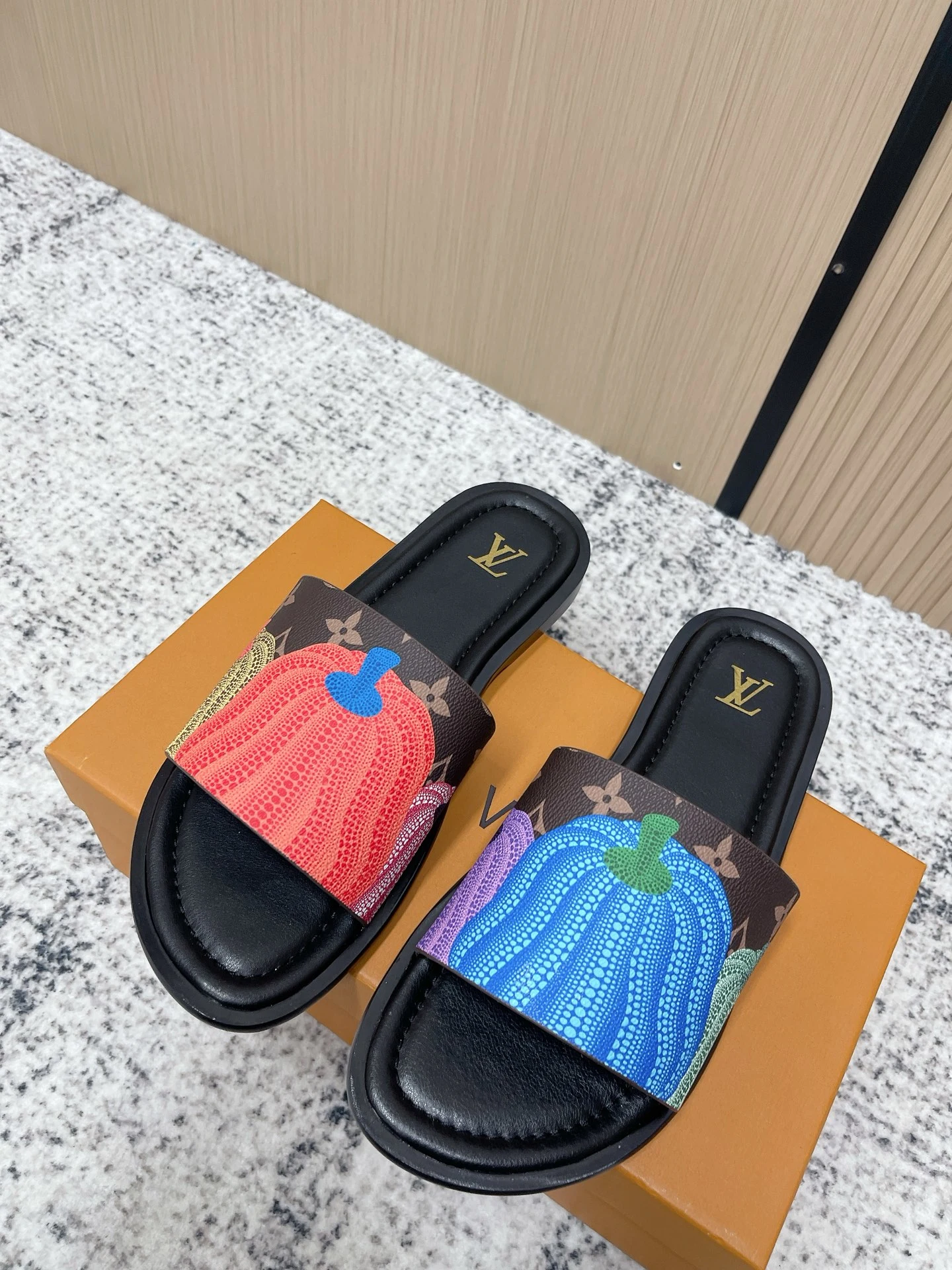 Louis Vuitton Slippers — 35fb5f7a