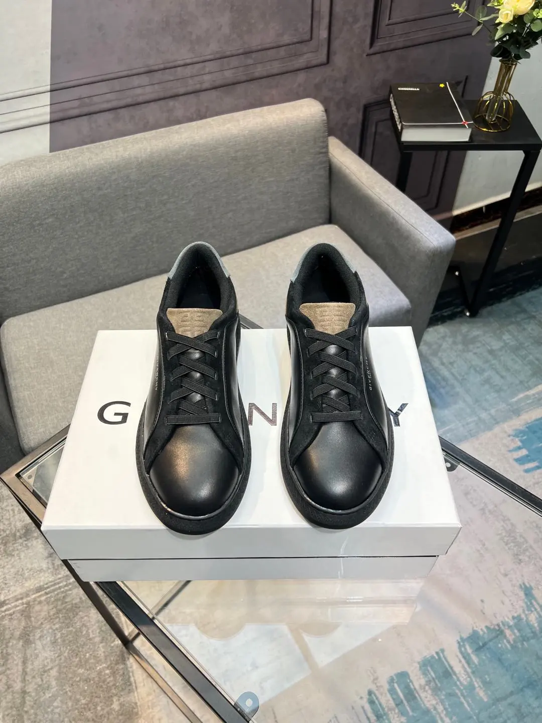 Givenchy Sneakers — 51f7fdd8