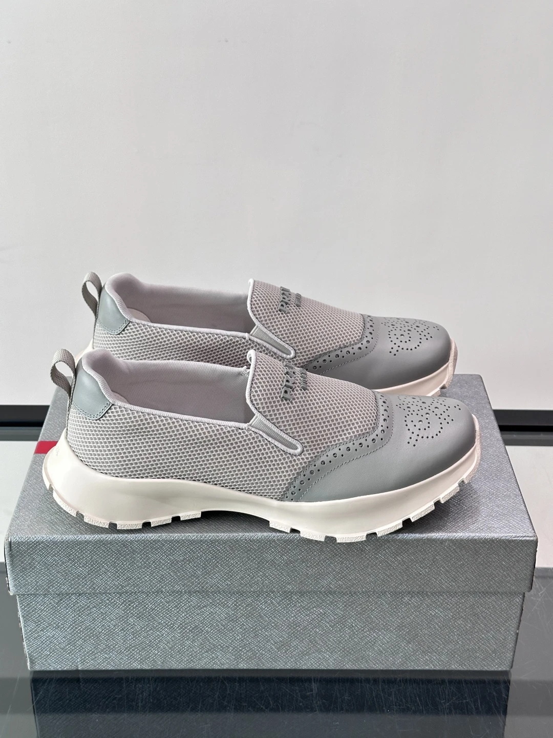 Prada Sneakers — ee0cb4e9