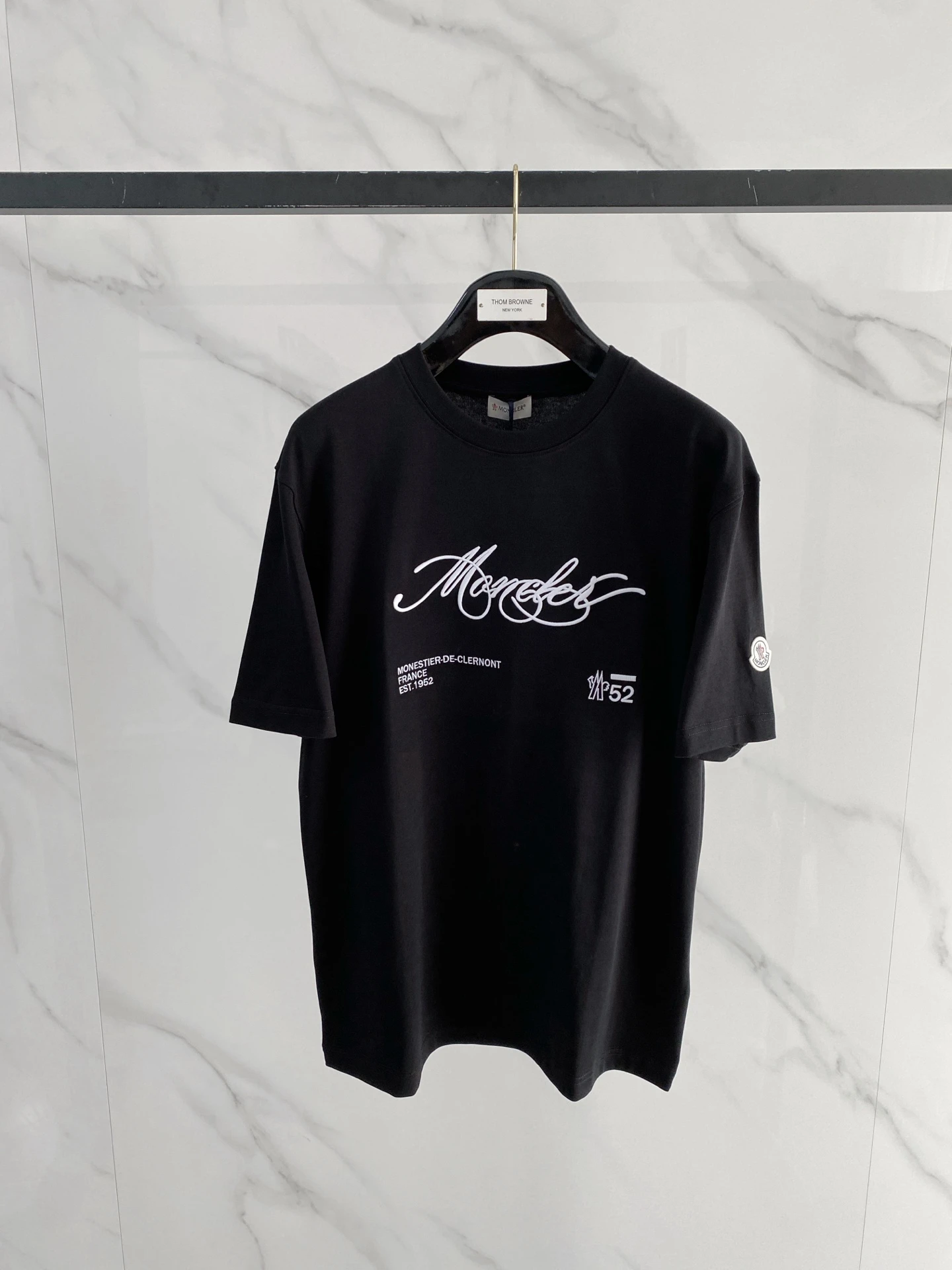 Moncler T-Shirt — 2dfbe57e