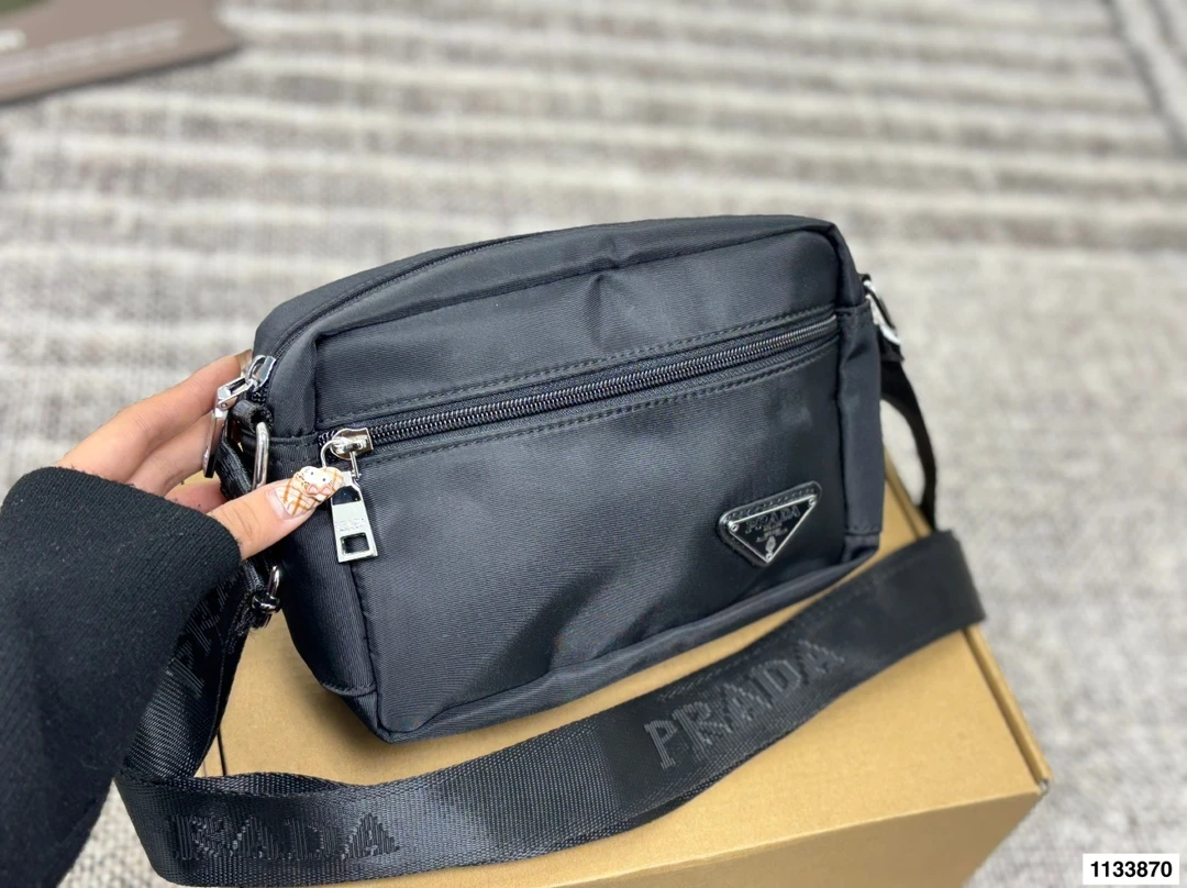 Prada Bag — c1569e41