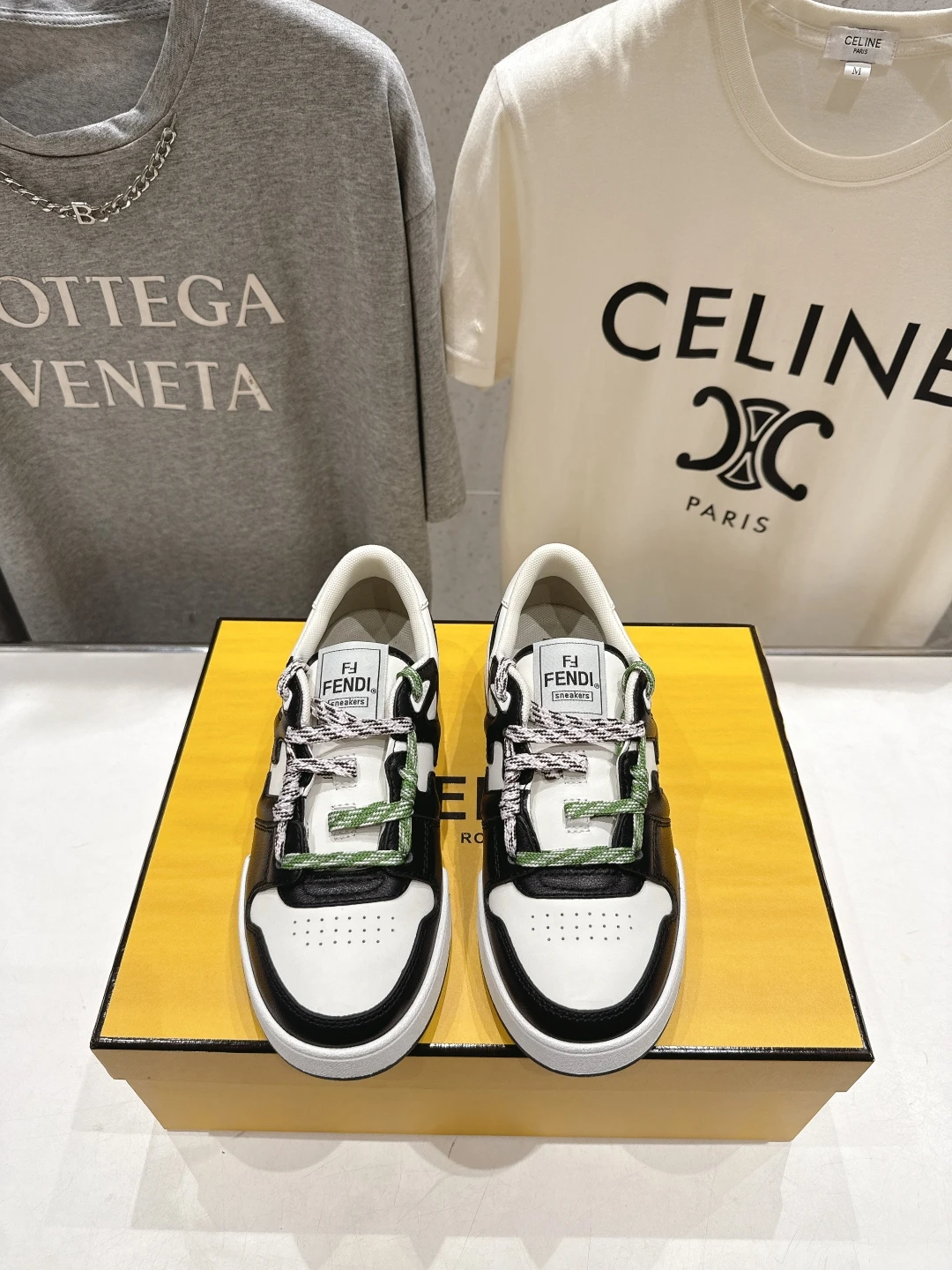 Fendi Sneakers — b1d4e9ea